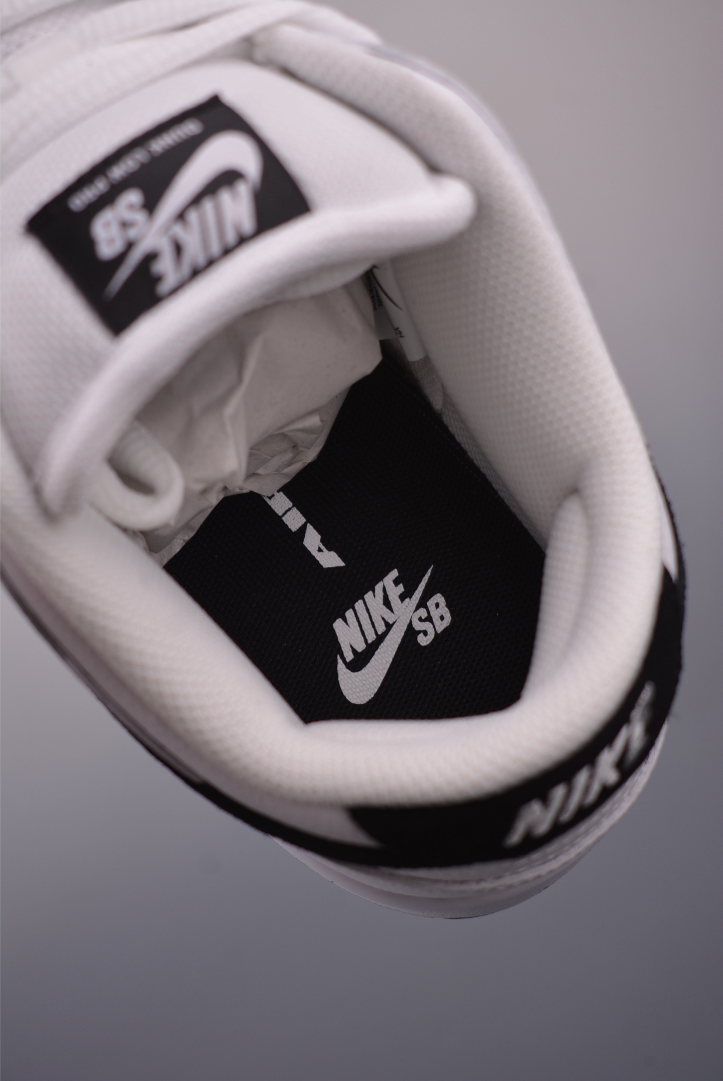 Nike SB Dunk Low White Black Skateboarding Shoes HF3704-100 for Men and Women 9 i1756903388017 3614 0 8