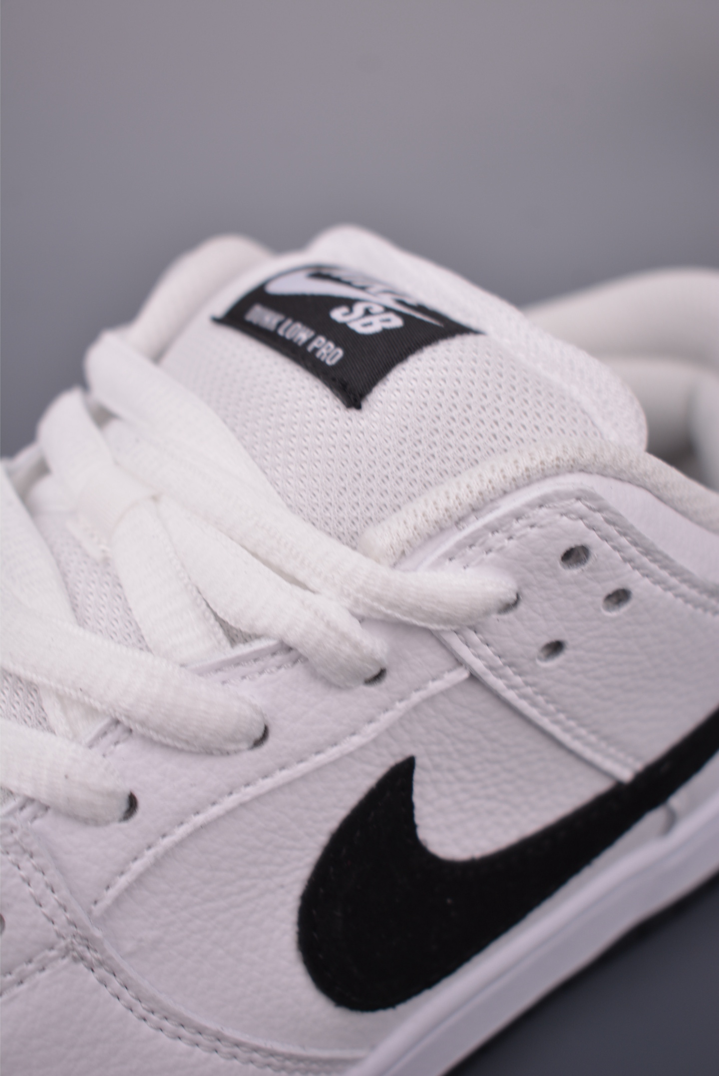 Nike SB Dunk Low White Black Skateboarding Shoes HF3704-100 for Men and Women 7 i1756903430489 8904 0 6
