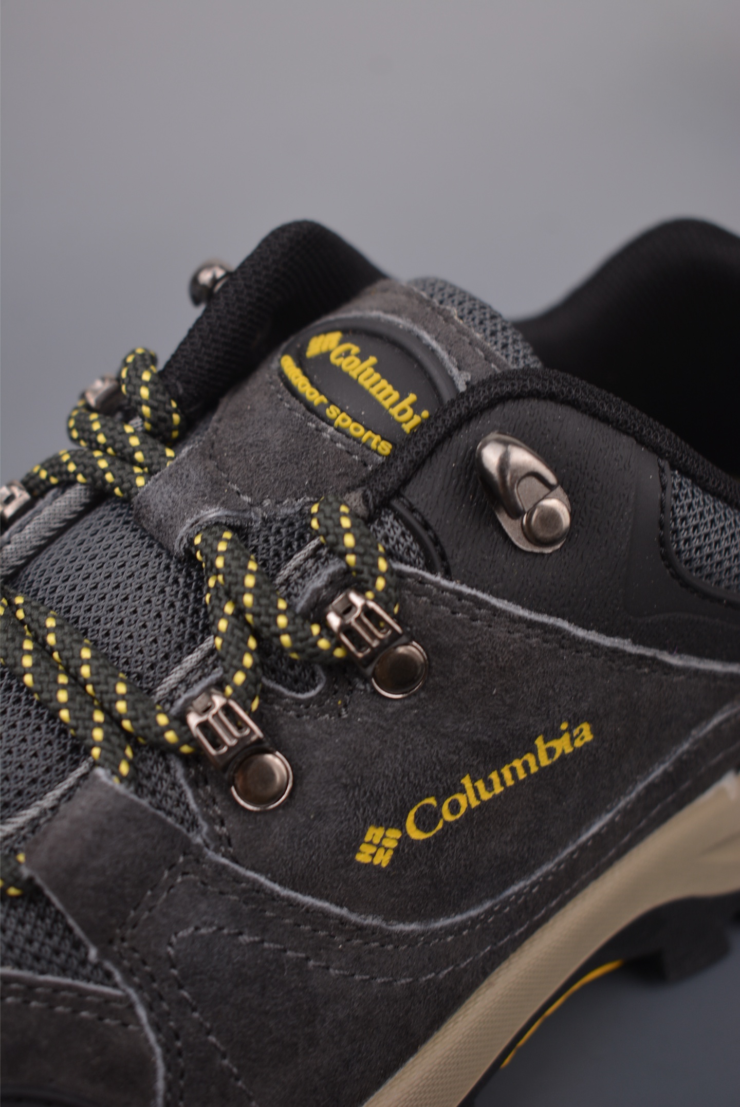 Columbia Men's Newton Ridge Plus II Suede Hiking Shoes - Comfortable & Durable 8 i1756944813532 1580 0 6