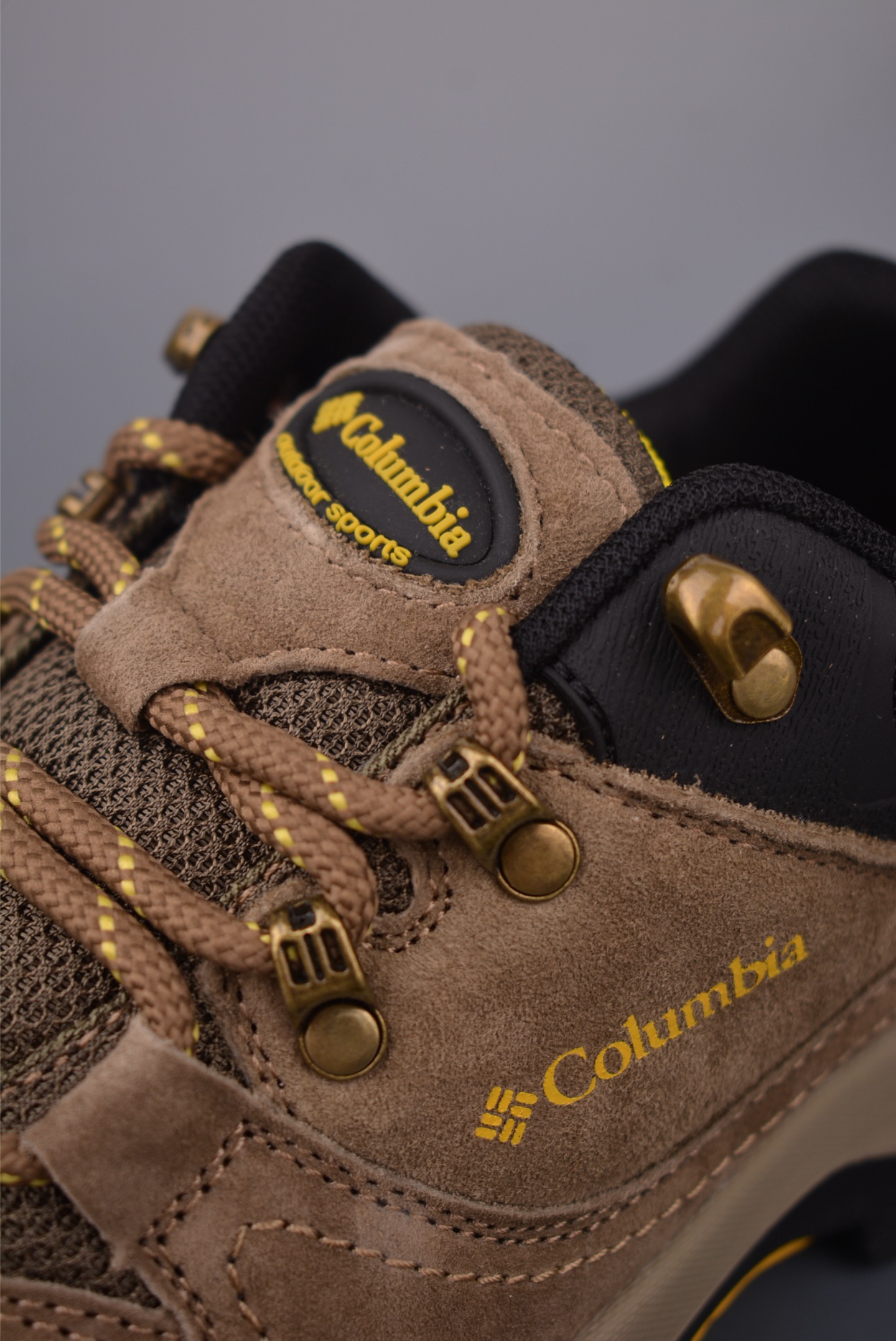 Columbia Men's Newton Ridge Plus II Suede Waterproof Hiking Shoe 8 i1756944841542 3942 0 6