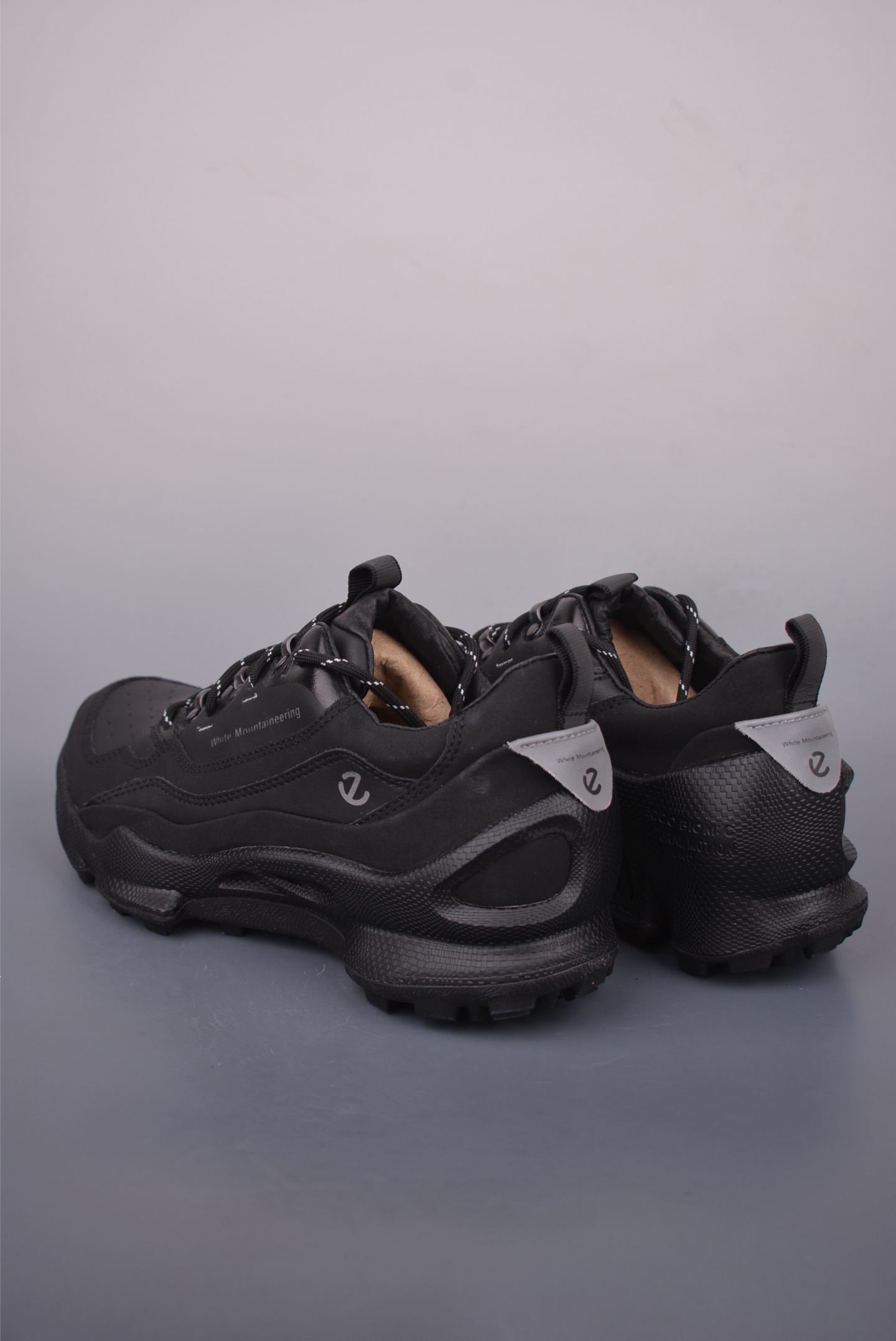 White Mountaineering Leather Running Shoes Lightweight Breathable 3 i1756945026783 3926 0 1