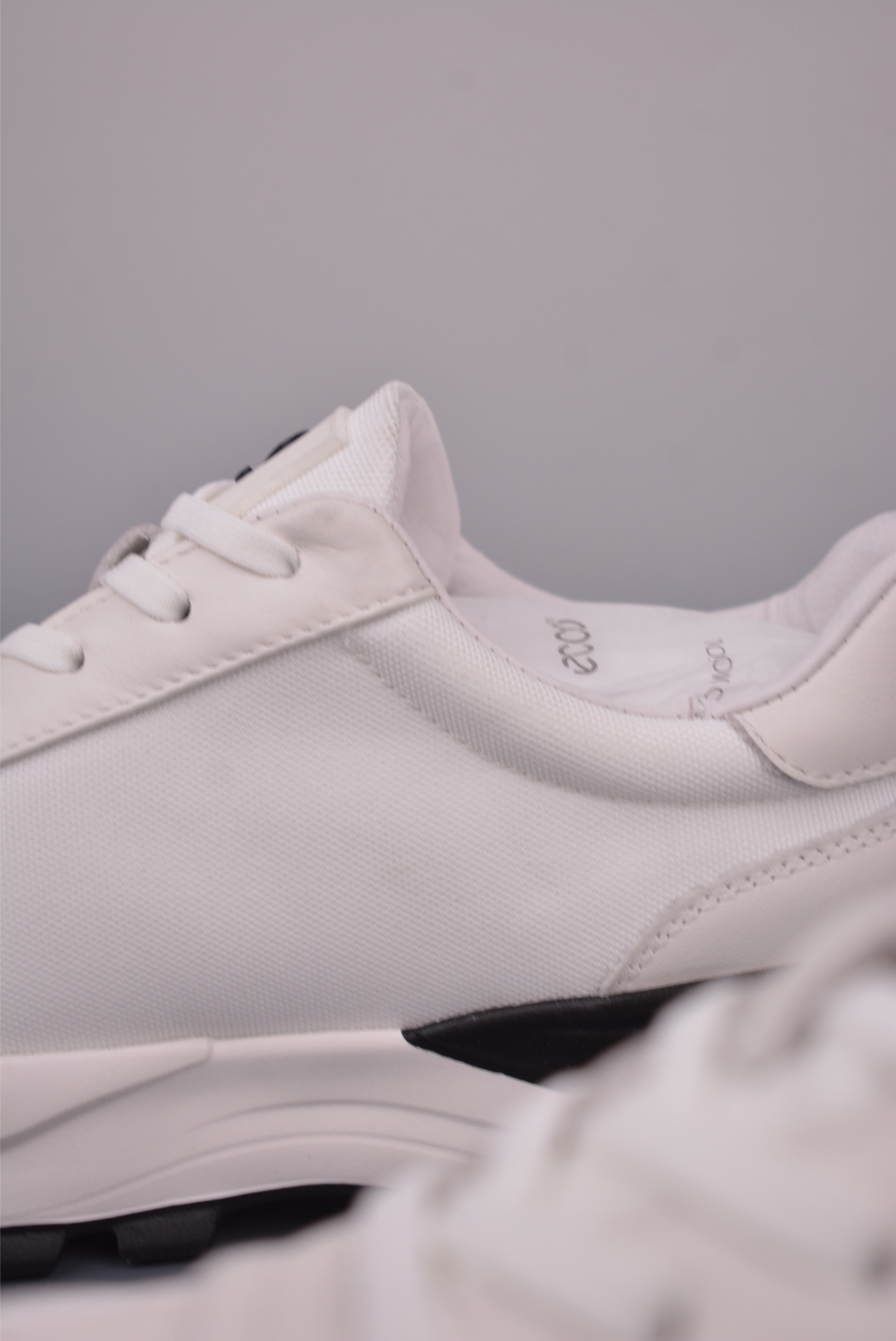 Ecco Men's Leather Sneakers Versatile Fashion Casual Retro Running Shoes 8 i1756946176079 9056 0 7