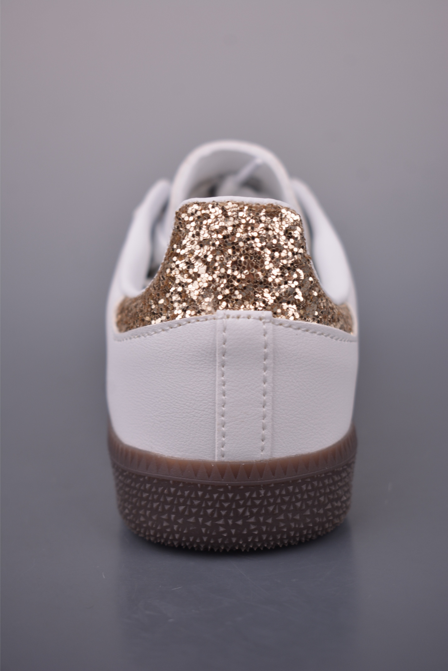 Adidas Samba OG Casual Sneakers With Glitter Stripes - White 4 i1756946615975 2634 0 3