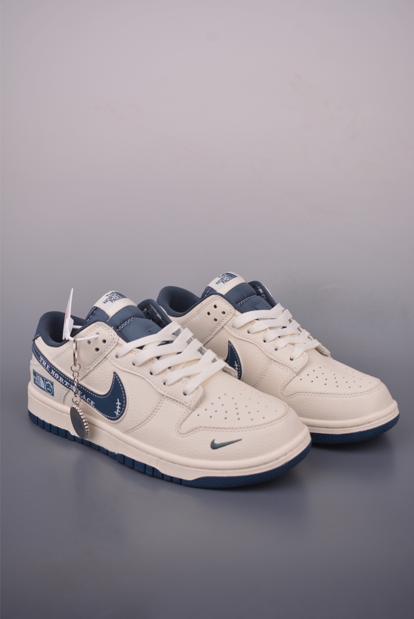 Nike SB Dunk Low The North Face Cream/Navy Blue Sneakers 2 i1756948670437 8401 0 0