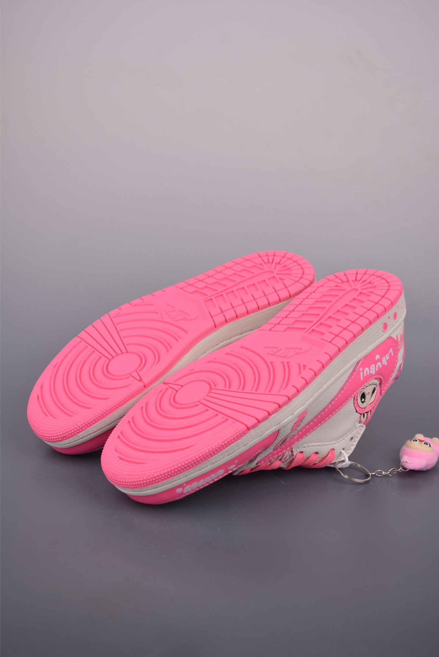 Fragment x Travis Scott x Labubu Air Jordan 1 Low 三方联名倒钩 JW1188-162