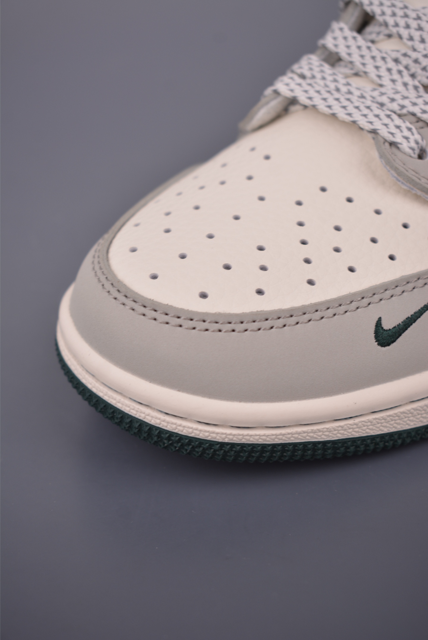 Fragment Design x Travis Scott x Louis Vuitton Air Jordan 1 Low 6 i1756948806405 8391 0 5