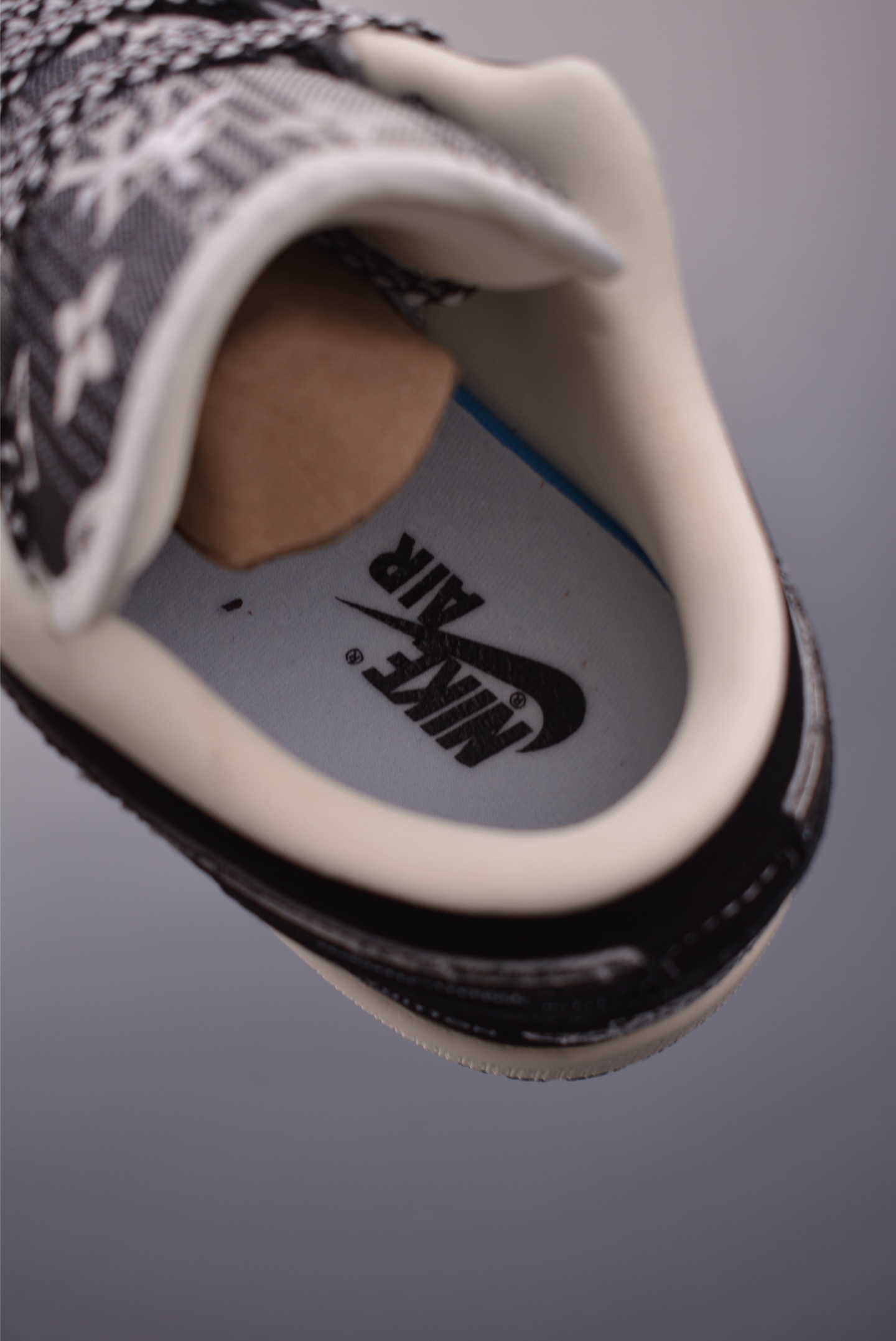 Nike Air Jordan 1 x Louis Vuitton Custom Sneakers - Premium Quality 9 i1756948859540 3601 0 8
