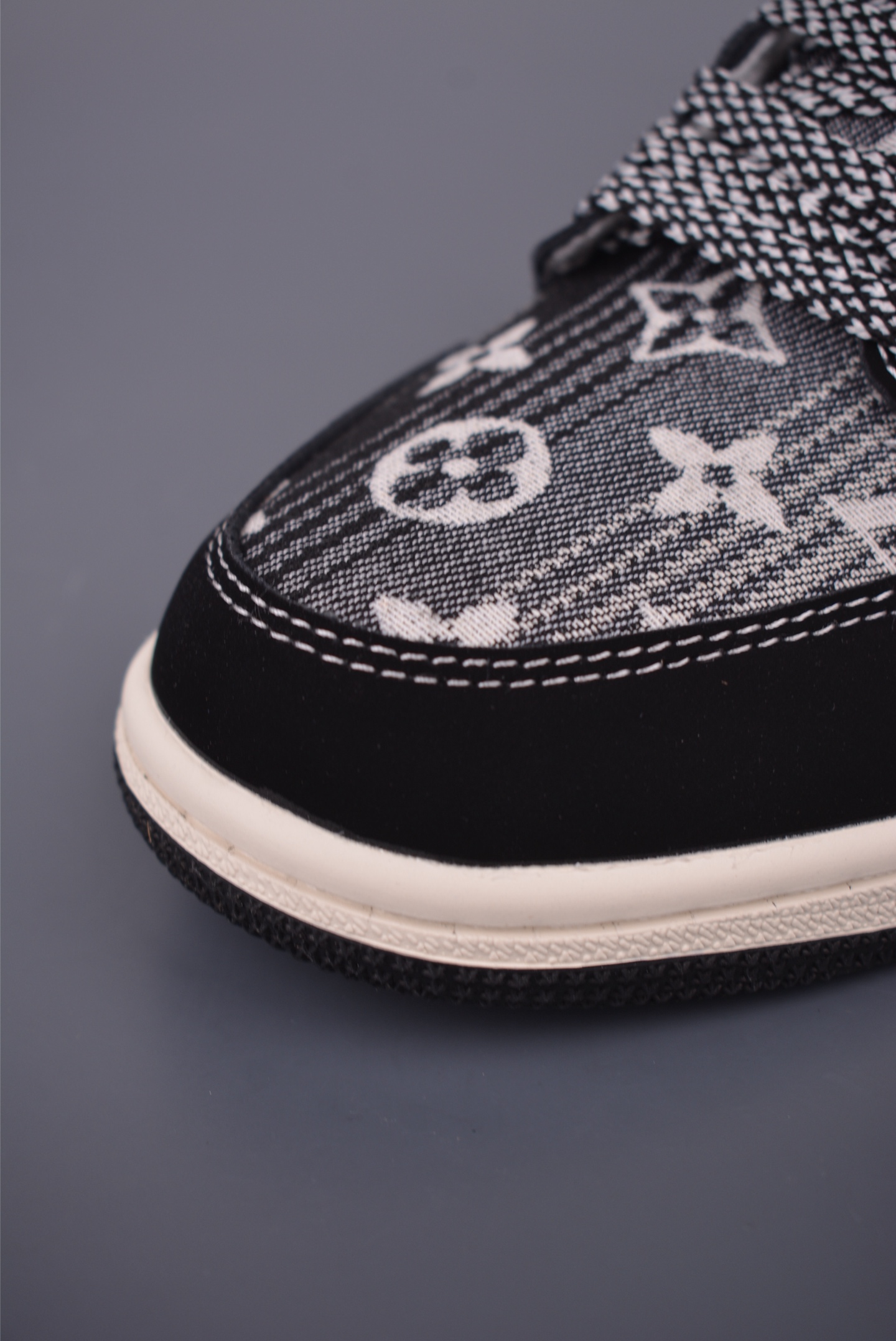 Nike Air Jordan 1 x Louis Vuitton Custom Sneakers - Premium Quality 6 i1756948859695 1887 0 5
