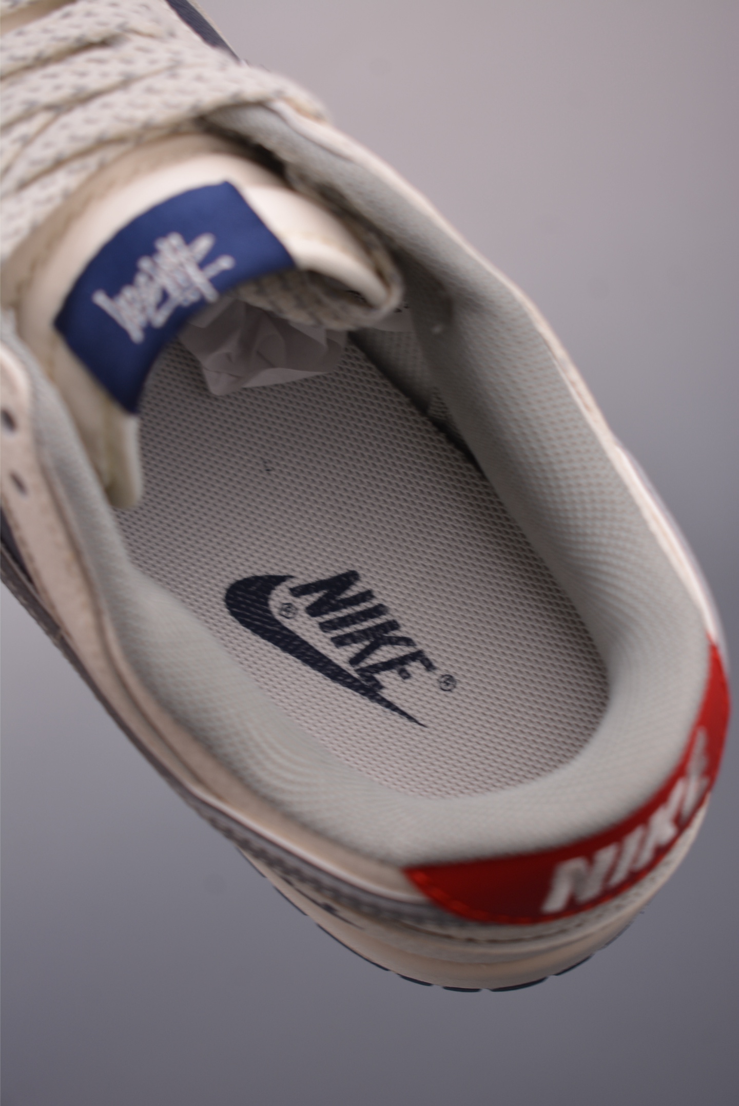 Nike SB Dunk Low Stussy 8-Ball Special Edition Sneakers 10 i1756949179861 31 0 8