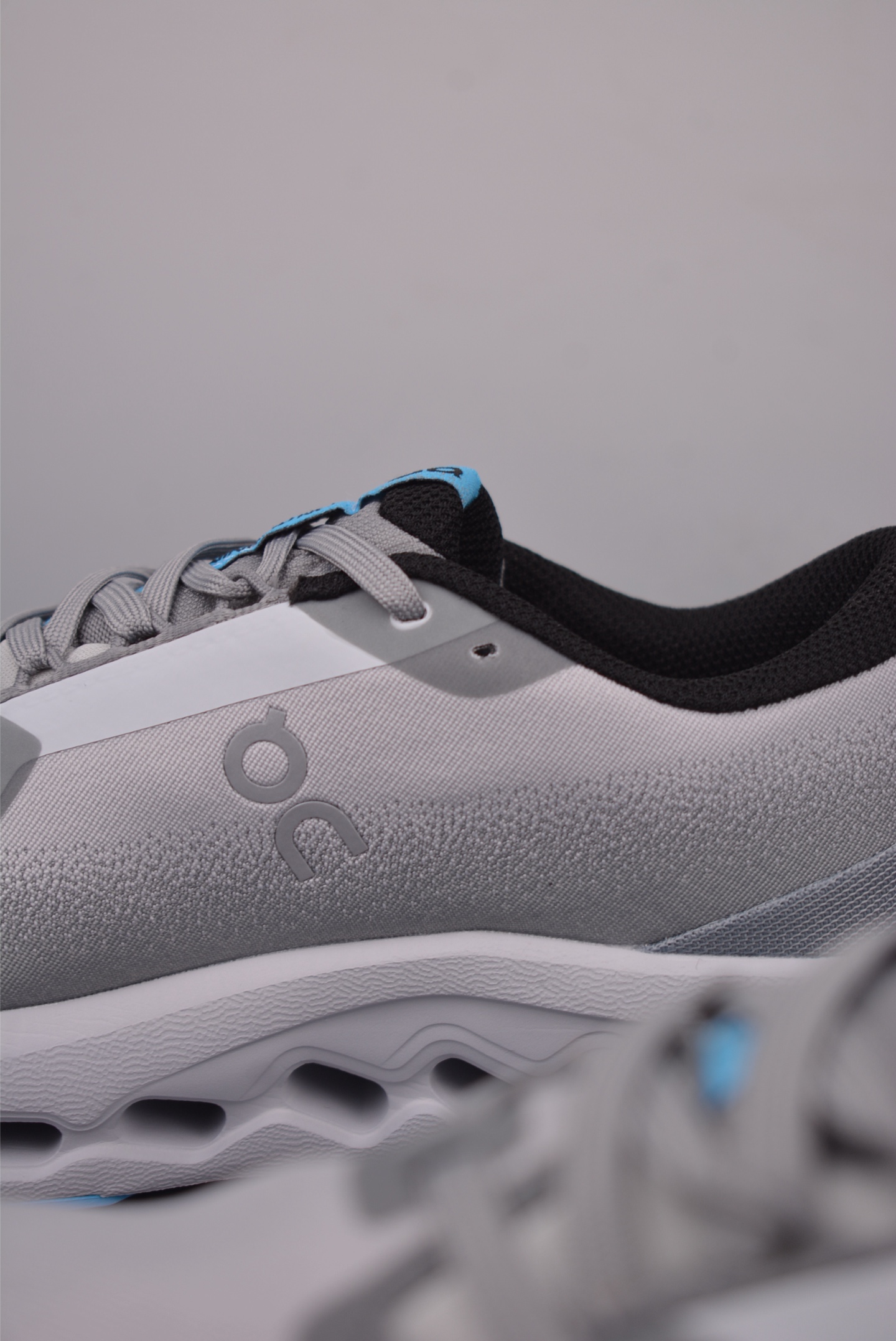 On Running Cloudsurfer Trail 2 Waterproof Outdoor Running Shoes 8 i1757032318191 5903 0 7
