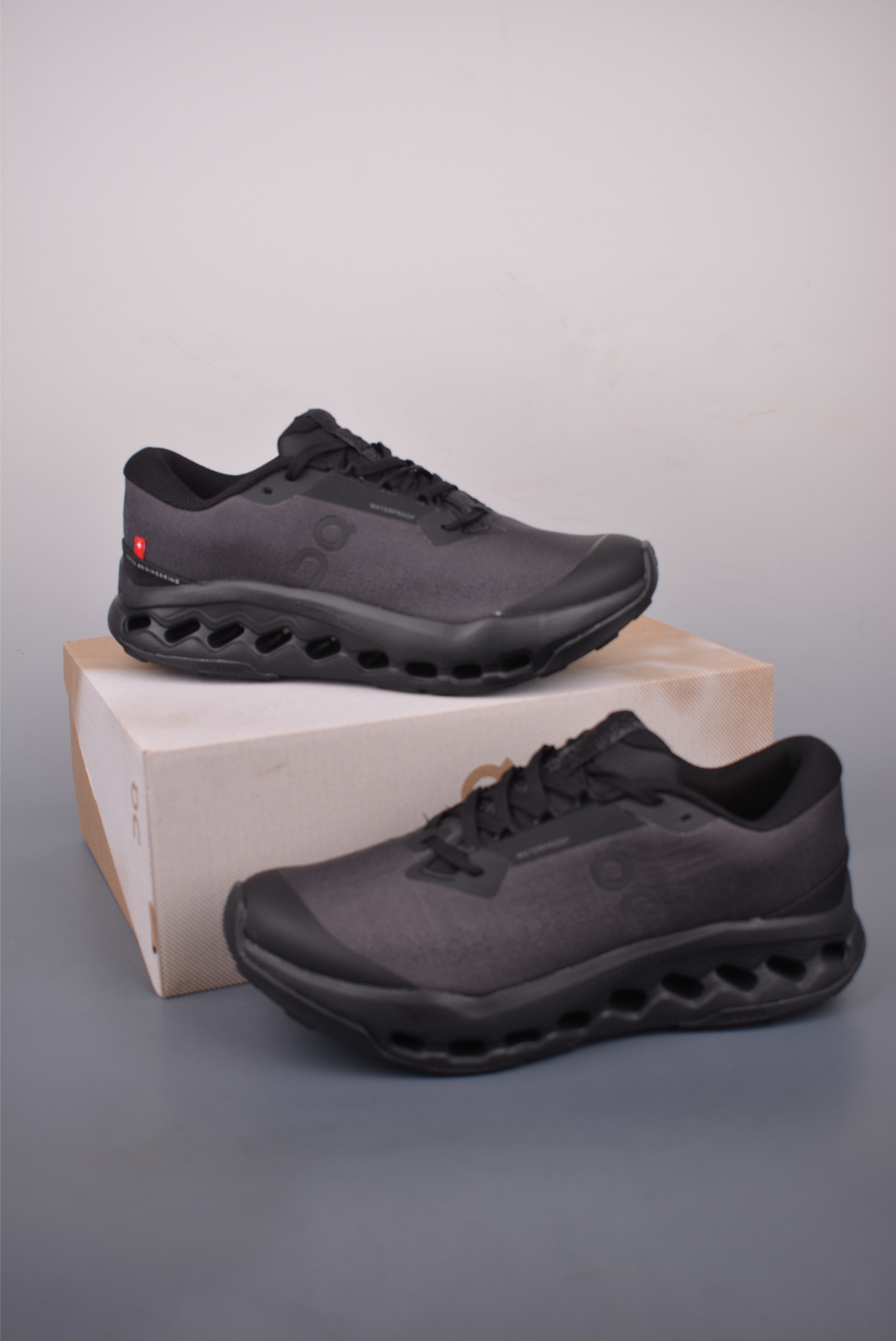 On昂跑 Cloudsurier Trail 2 WP 户外街头机能风跑步鞋 3WF10063030