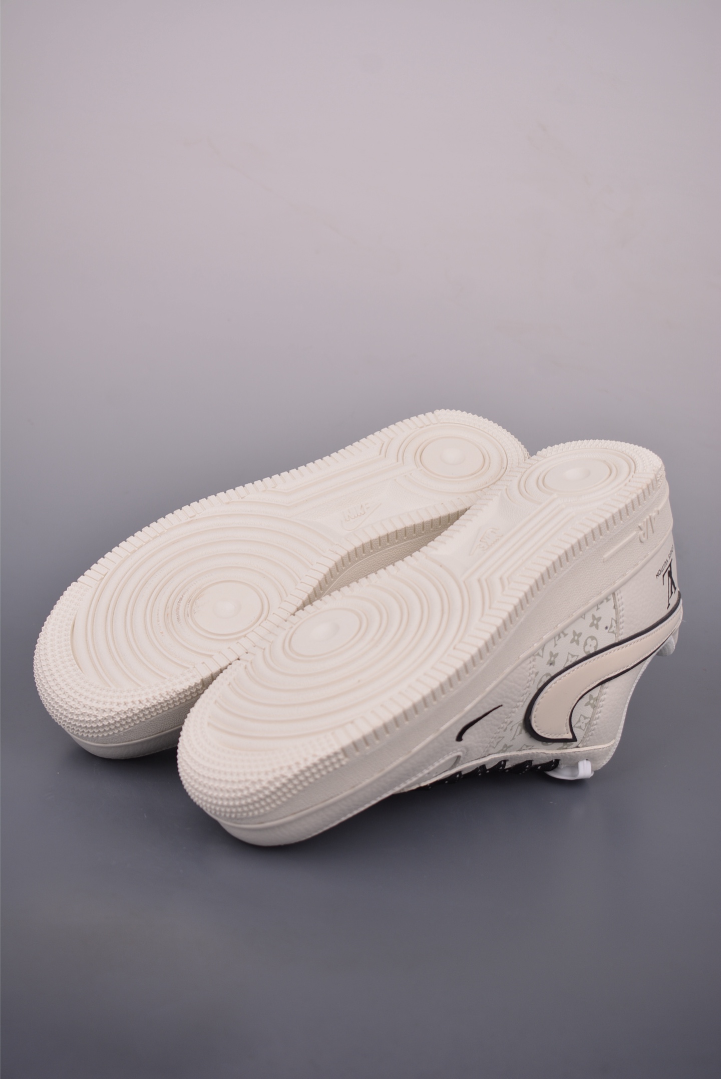 Nike Air Force 1 Low LV联名 CS5288-035