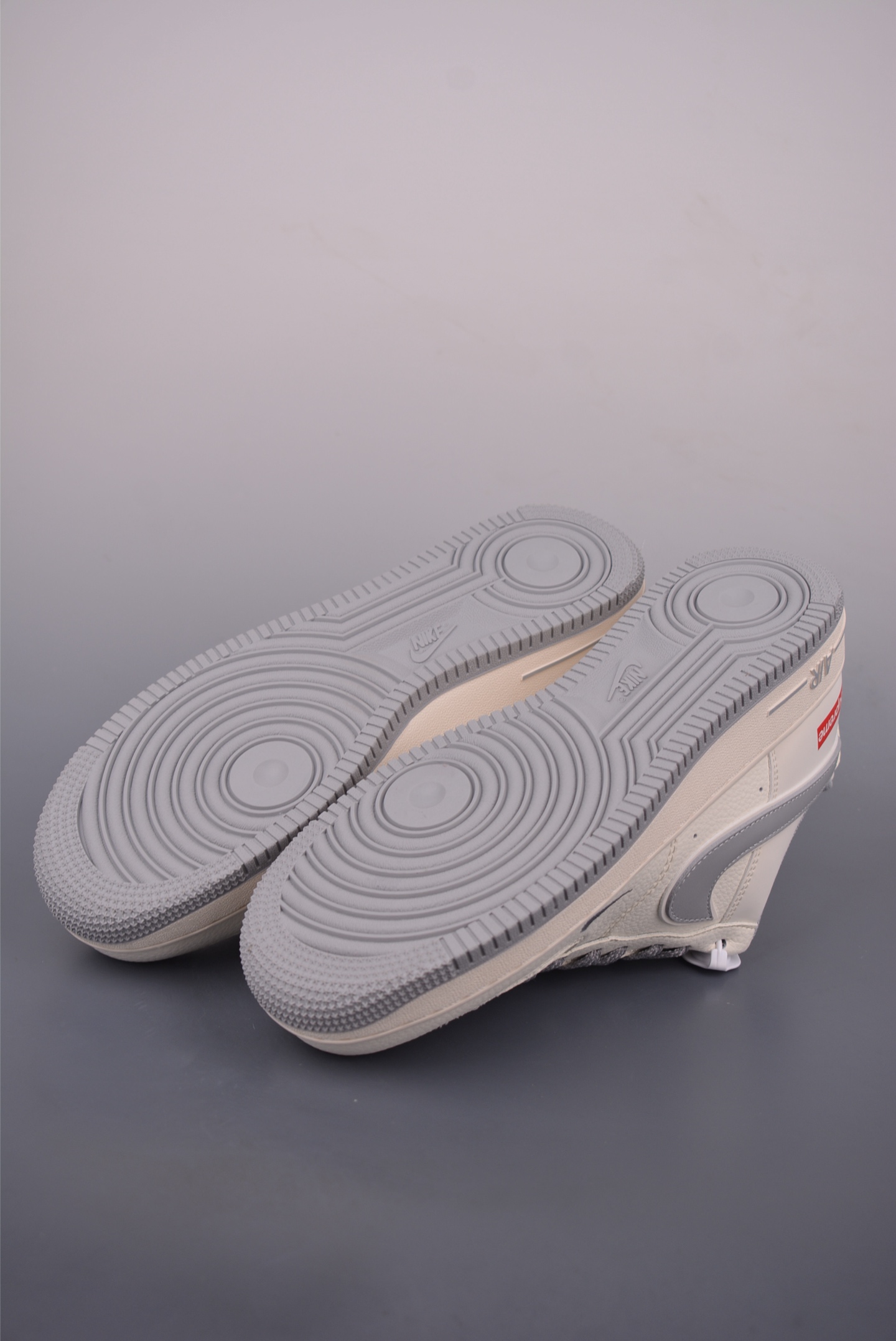 Nike Air Force 1 Low Supreme联名 专注外贸渠道 全掌内置蜂窝气垫 QW5606-261