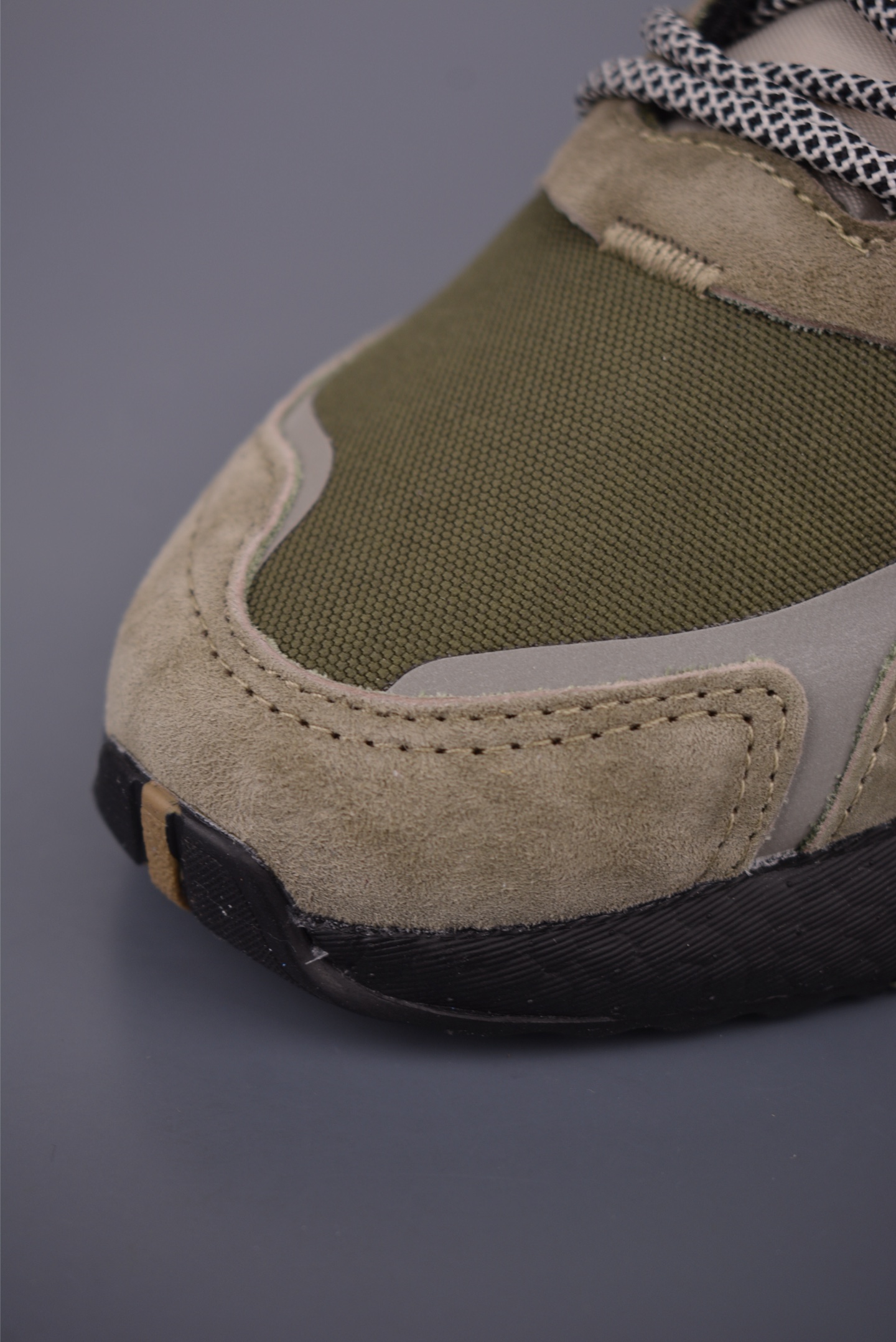 Adidas Nite Jogger Boost: Retro Style with Modern Comfort in Neutral Tones 7 i1757033189739 4031 0 5