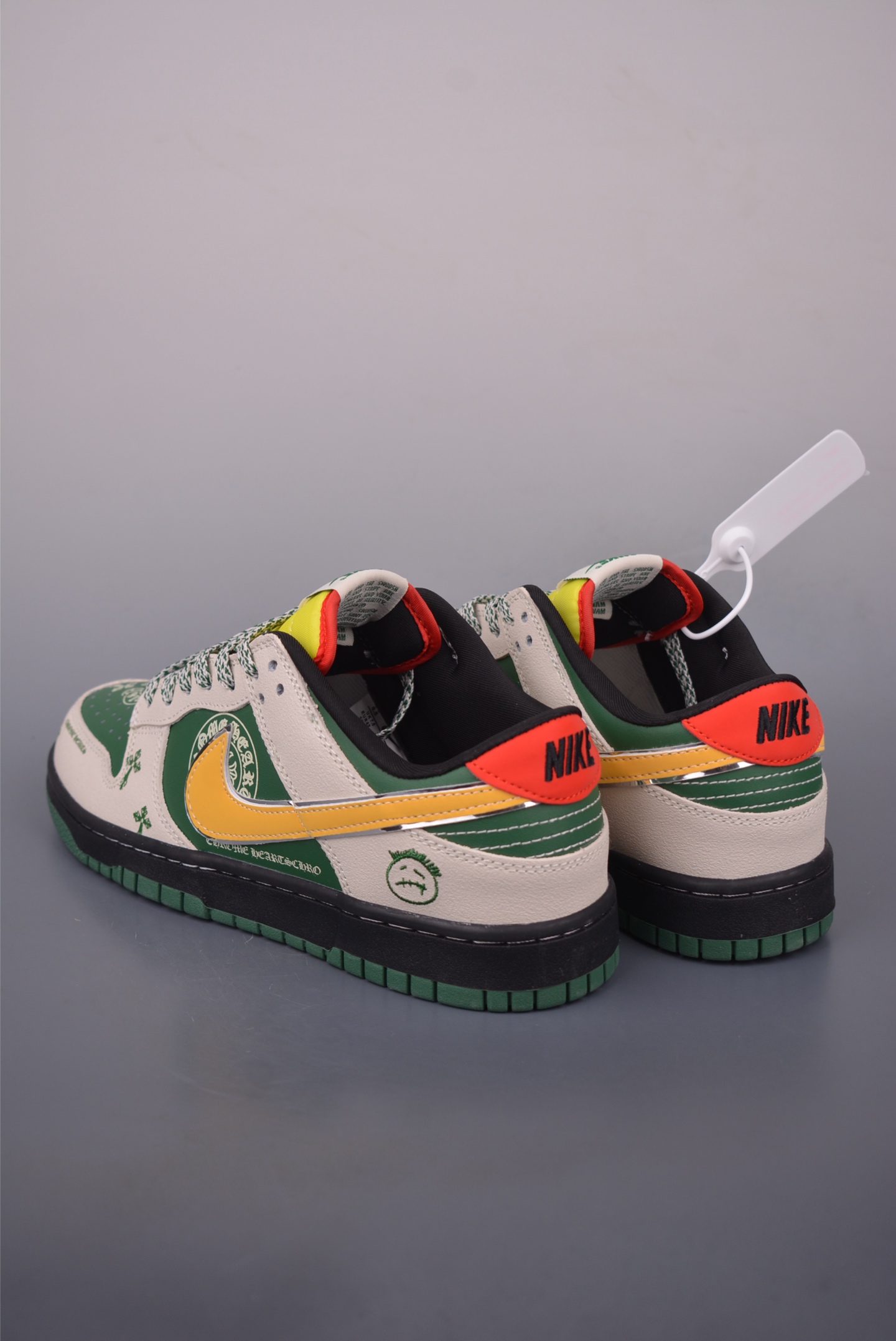 Nike SB Dunk Low Givenchy Premium Leather Sneakers DG2025-0022722 2 i1757033887241 8439 0 1