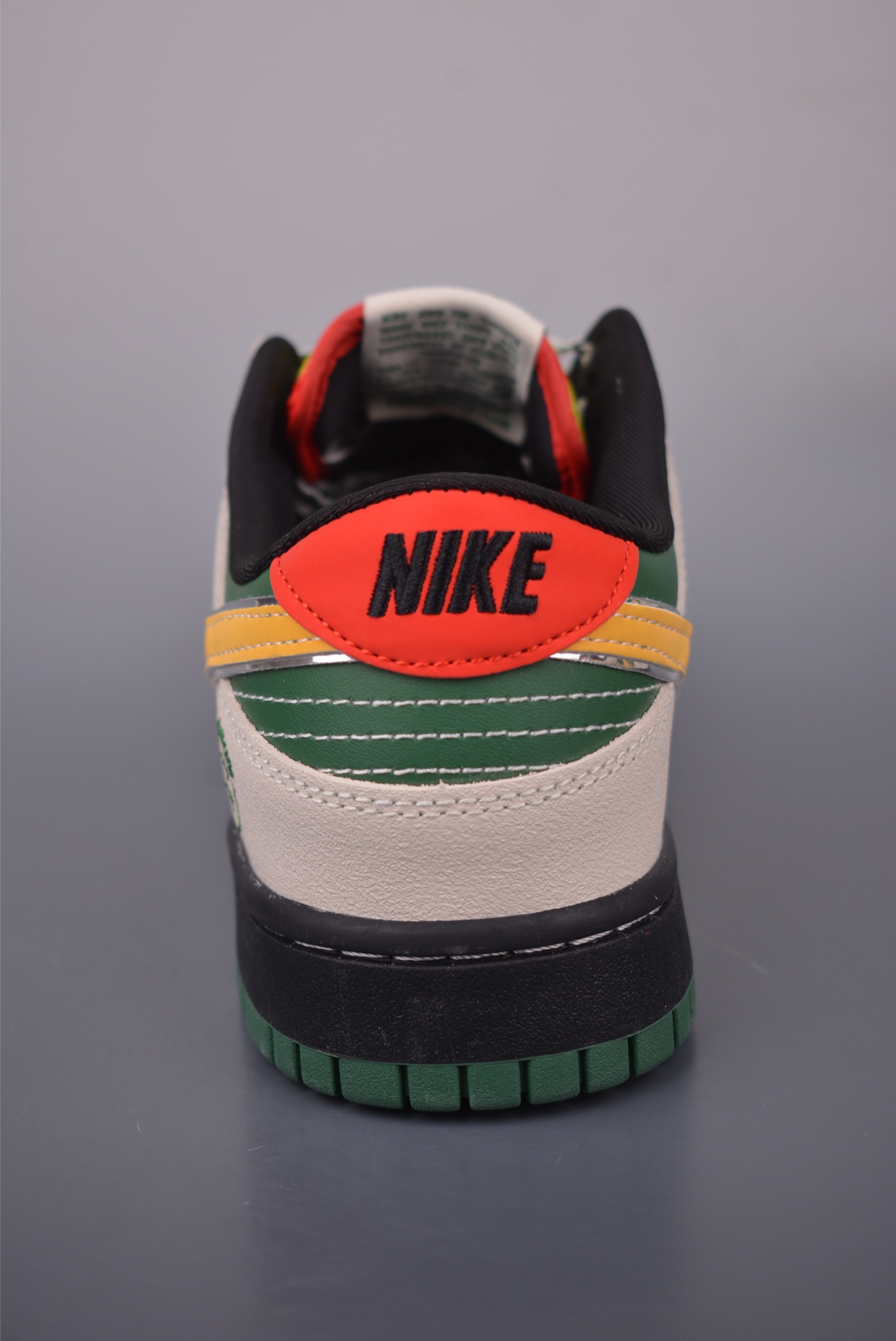 Nike SB Dunk Low Givenchy Premium Leather Sneakers DG2025-0022722 4 i1757033887259 379 0 3