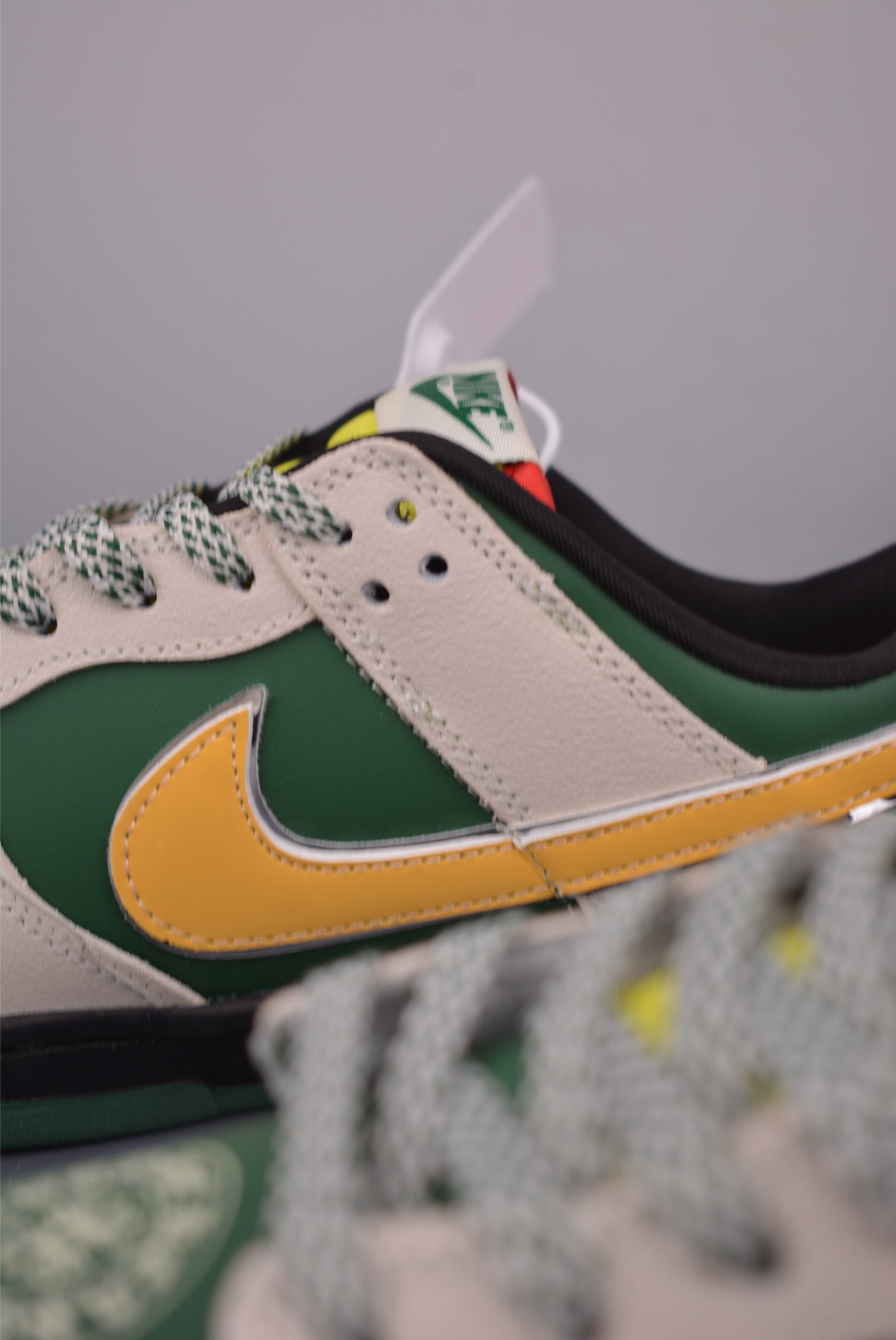 Nike SB Dunk Low Givenchy Premium Leather Sneakers DG2025-0022722 8 i1757033889479 7508 0 7