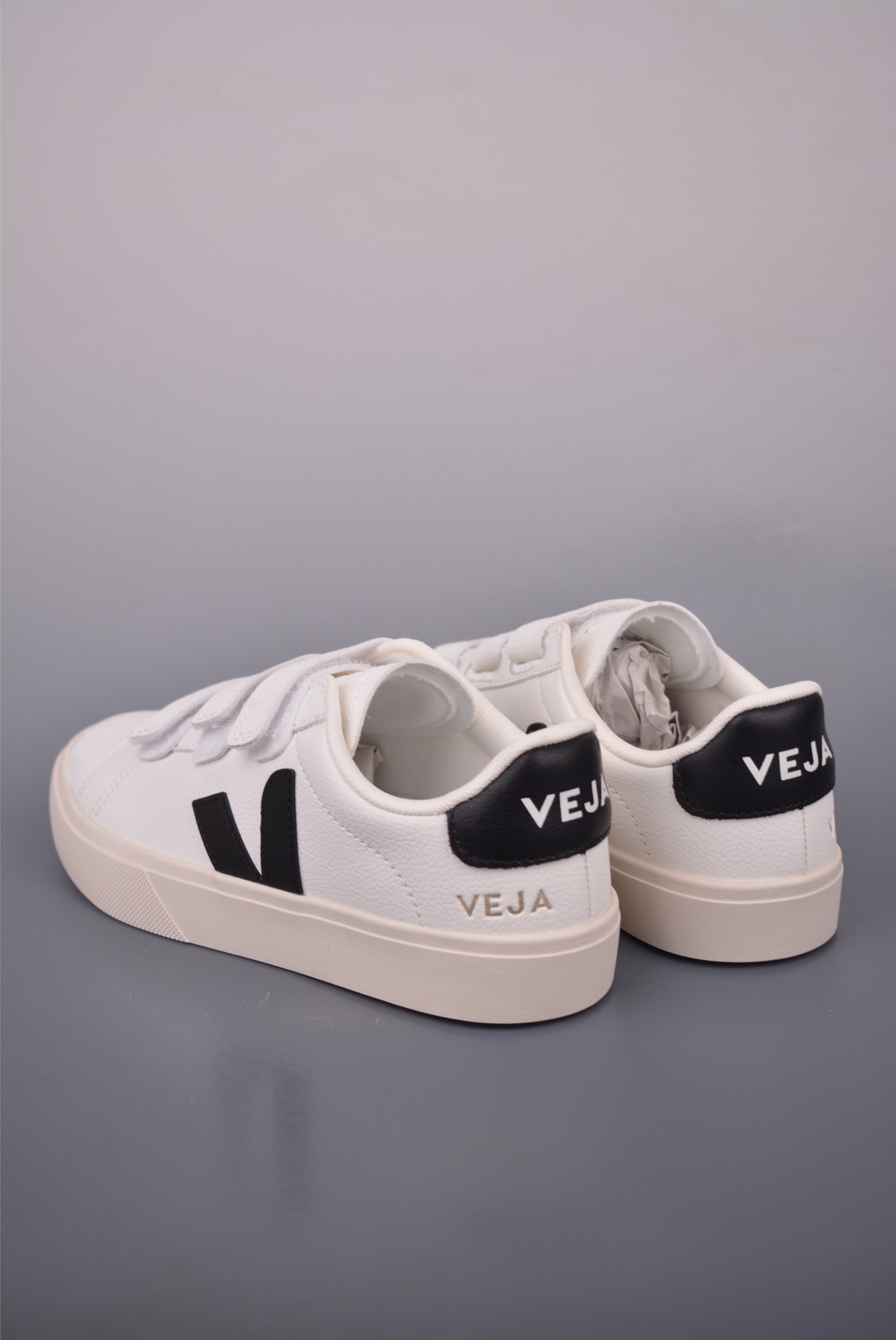 Veja Recife Logo ChromeFree Leather Sneakers - Classic Style, Eco-Friendly Design 3 i1757068347330 7229 0 1