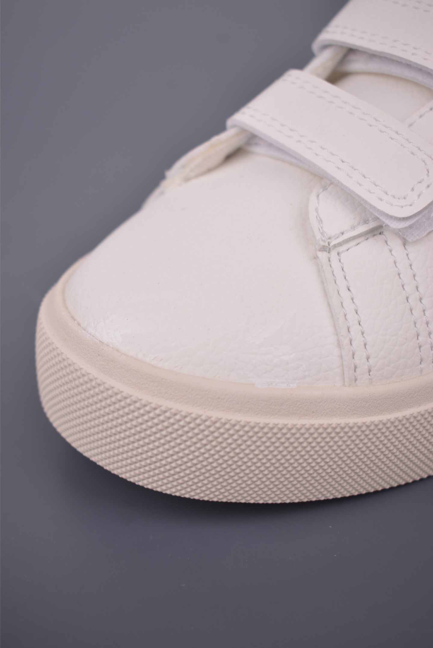Veja Recife Logo ChromeFree Leather Sneakers - Classic Style, Eco-Friendly Design 7 i1757068349351 72 0 5
