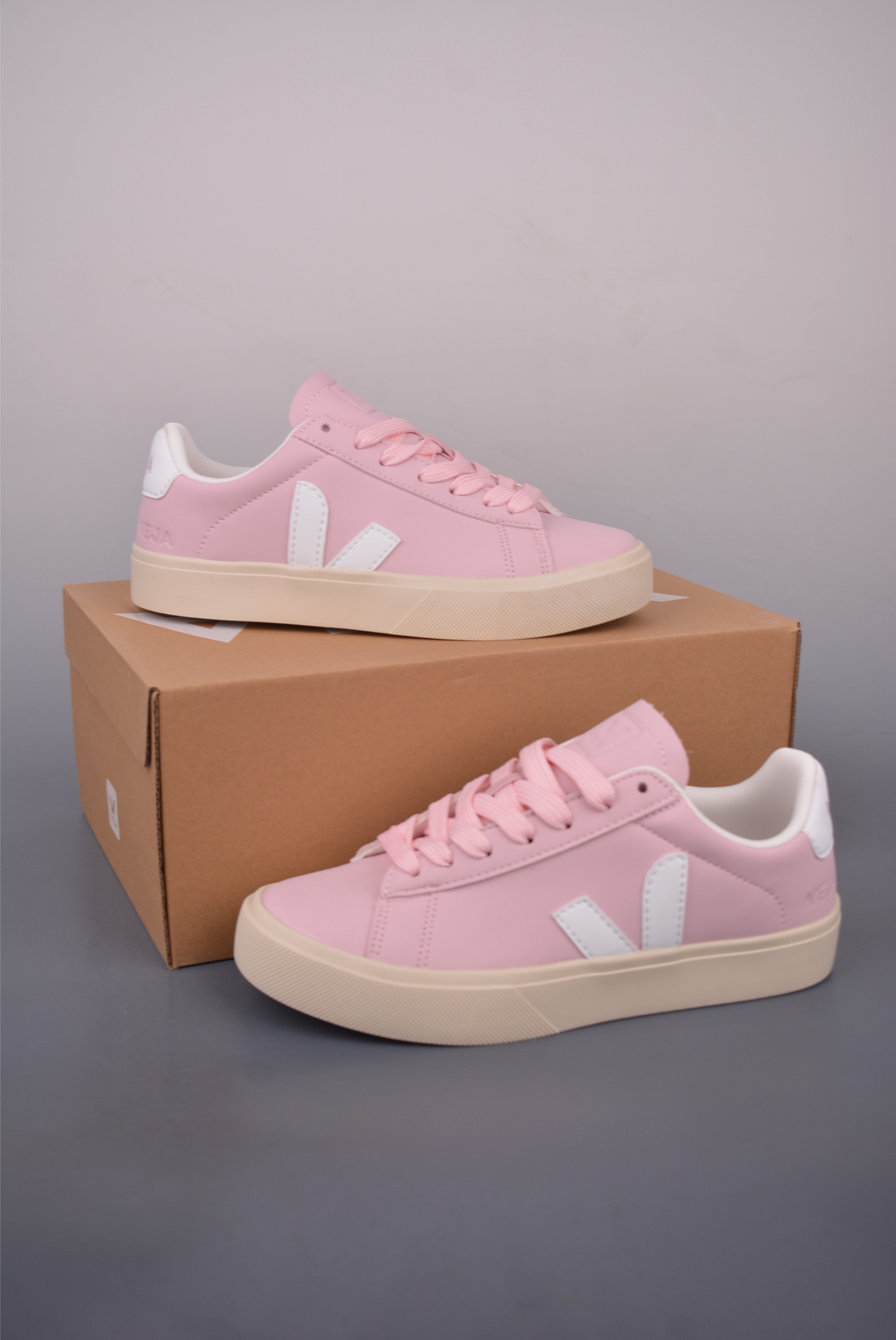 Veja Recife Leather Sneakers - Stylish, Comfortable, and Eco-Friendly Design 7 i1757068388111 4469 0 6