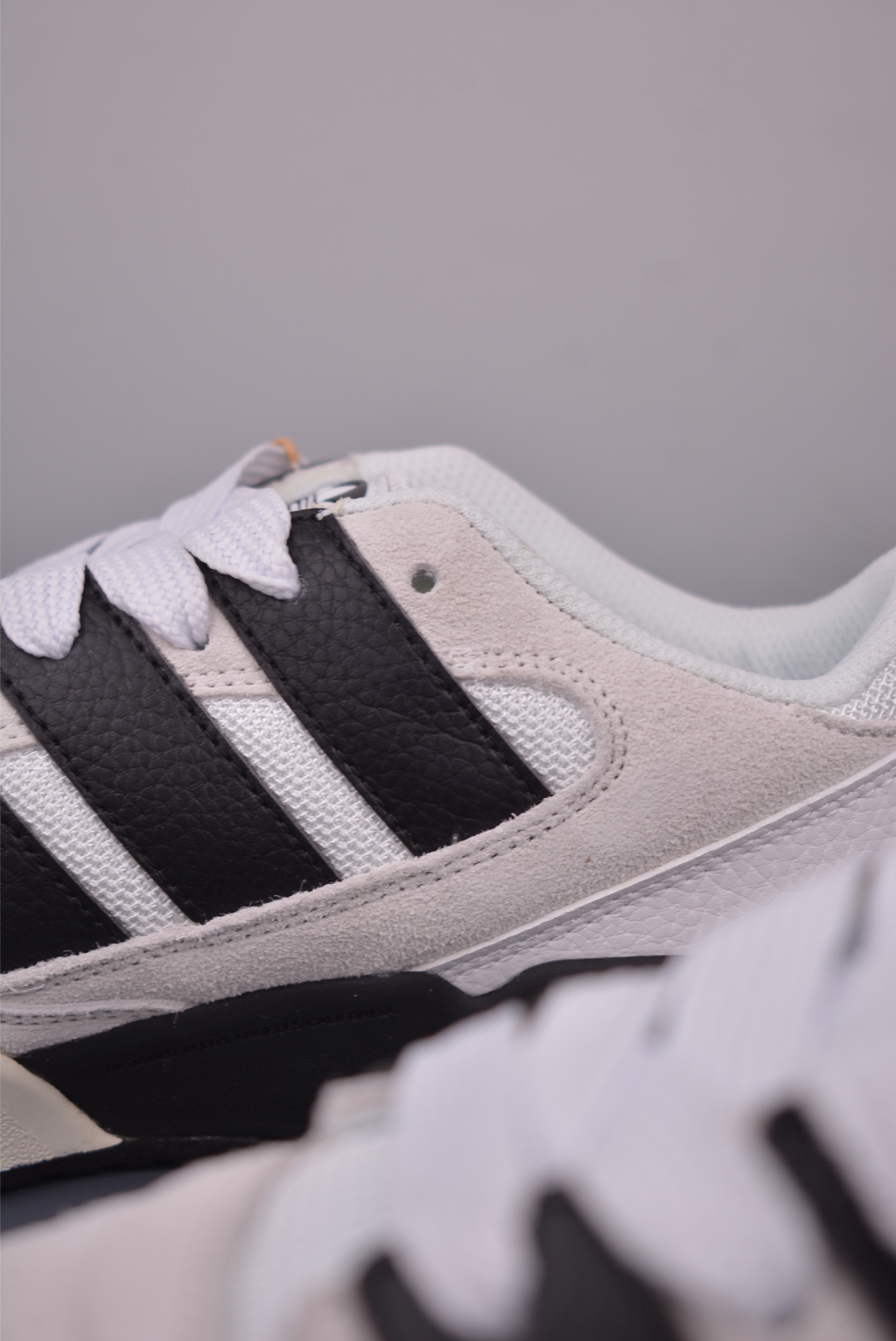 Adidas Originals Forum 2000 CL Low Top Casual Sneakers - Retro Style 8 i1757117087221 2226 0 7