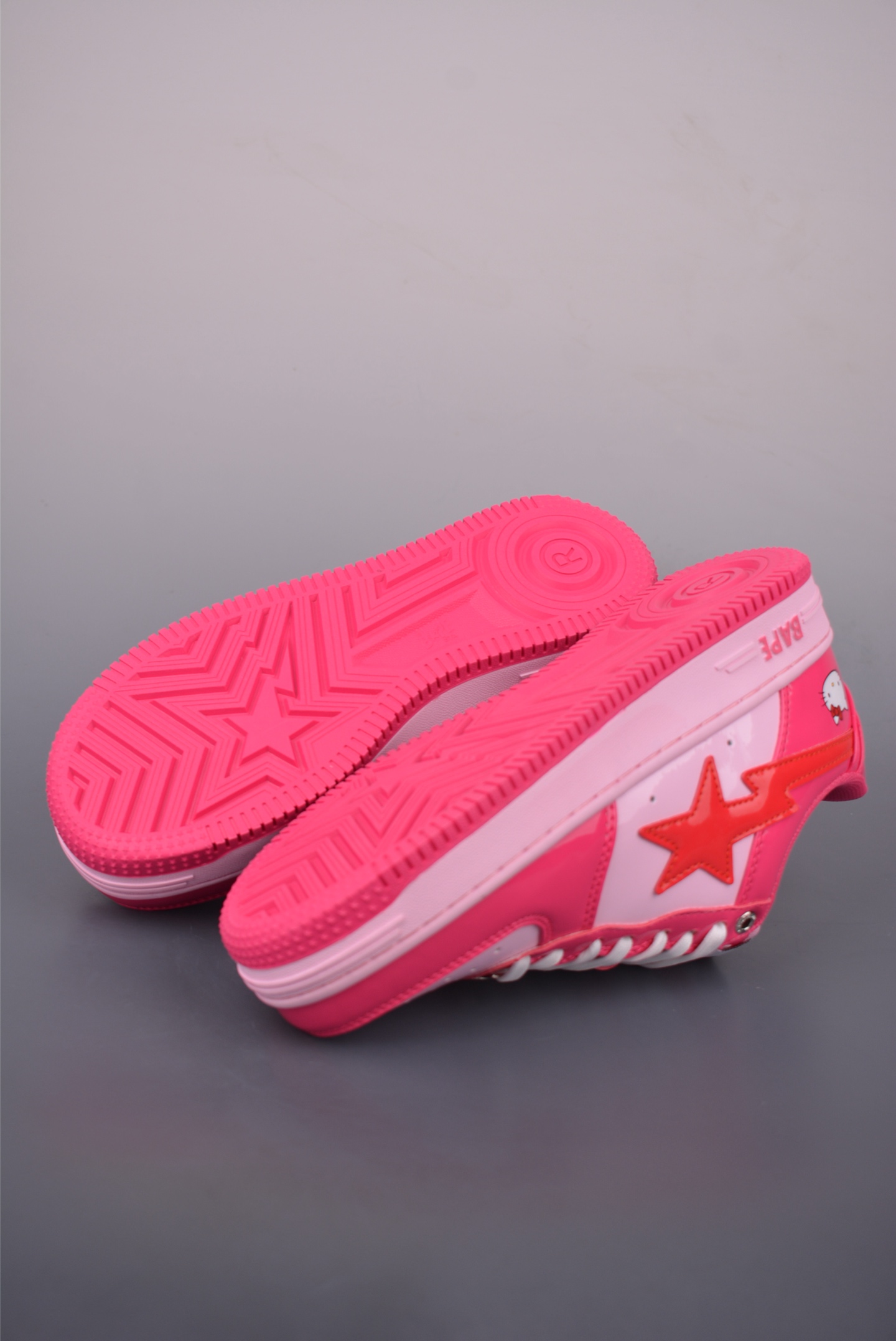 BAPE Bapesta Low 'Hello Kitty' Pink Classic Low-Top Sneakers 4 i1757117172433 2889 0 2
