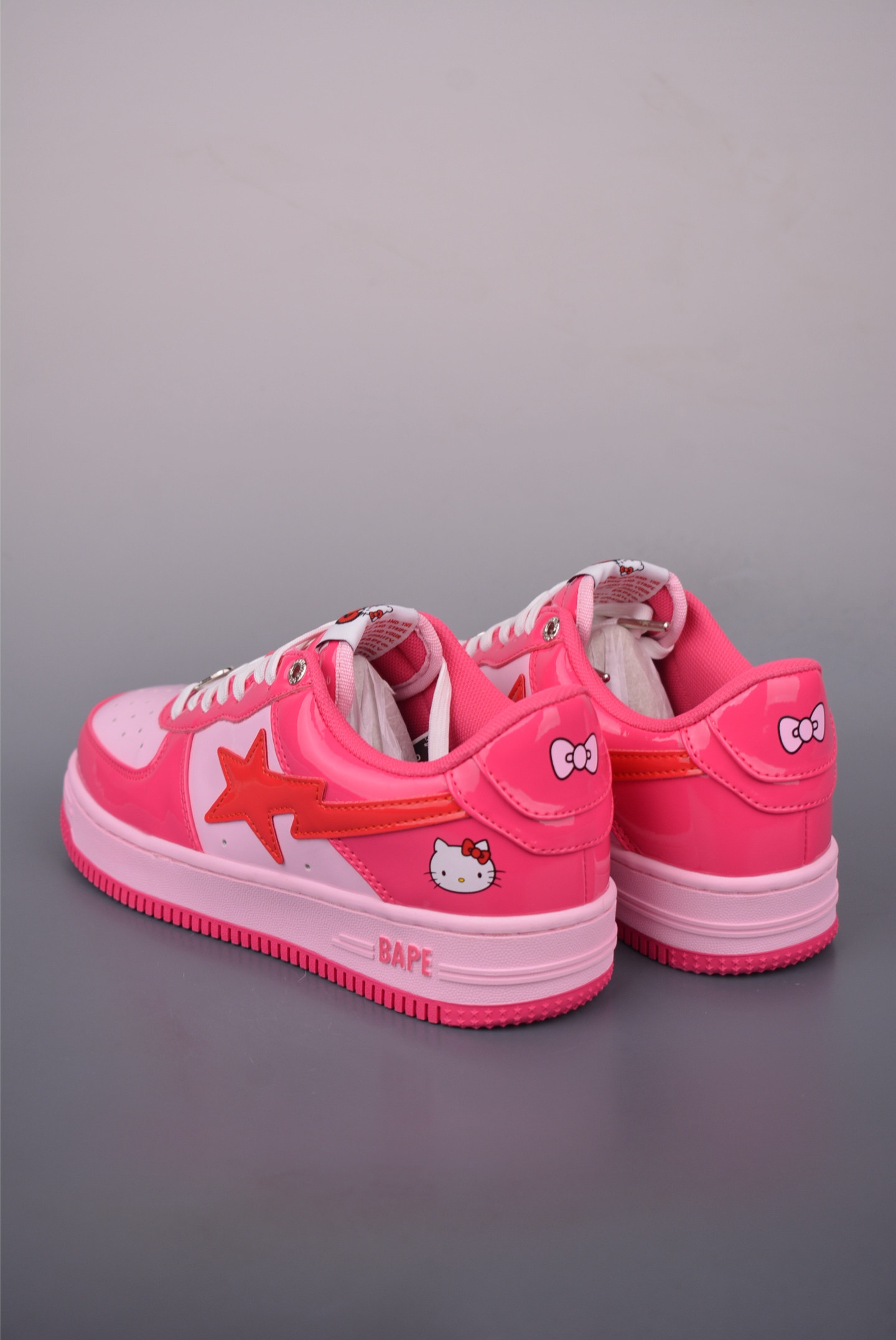 BAPE Bapesta Low 'Hello Kitty' Pink Classic Low-Top Sneakers 3 i1757117174143 8221 0 1