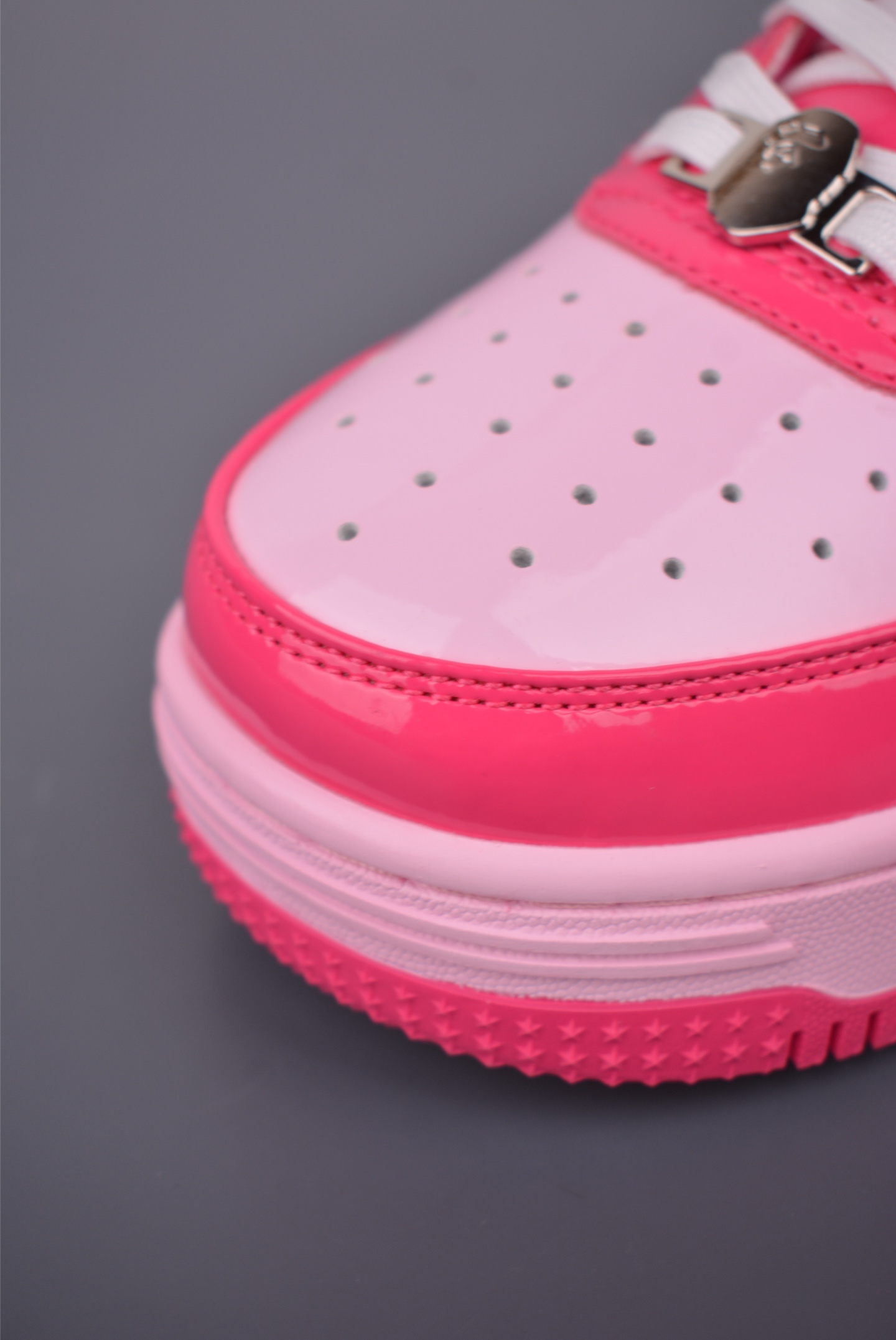 BAPE Bapesta Low 'Hello Kitty' Pink Classic Low-Top Sneakers 7 i1757117174167 8825 0 5