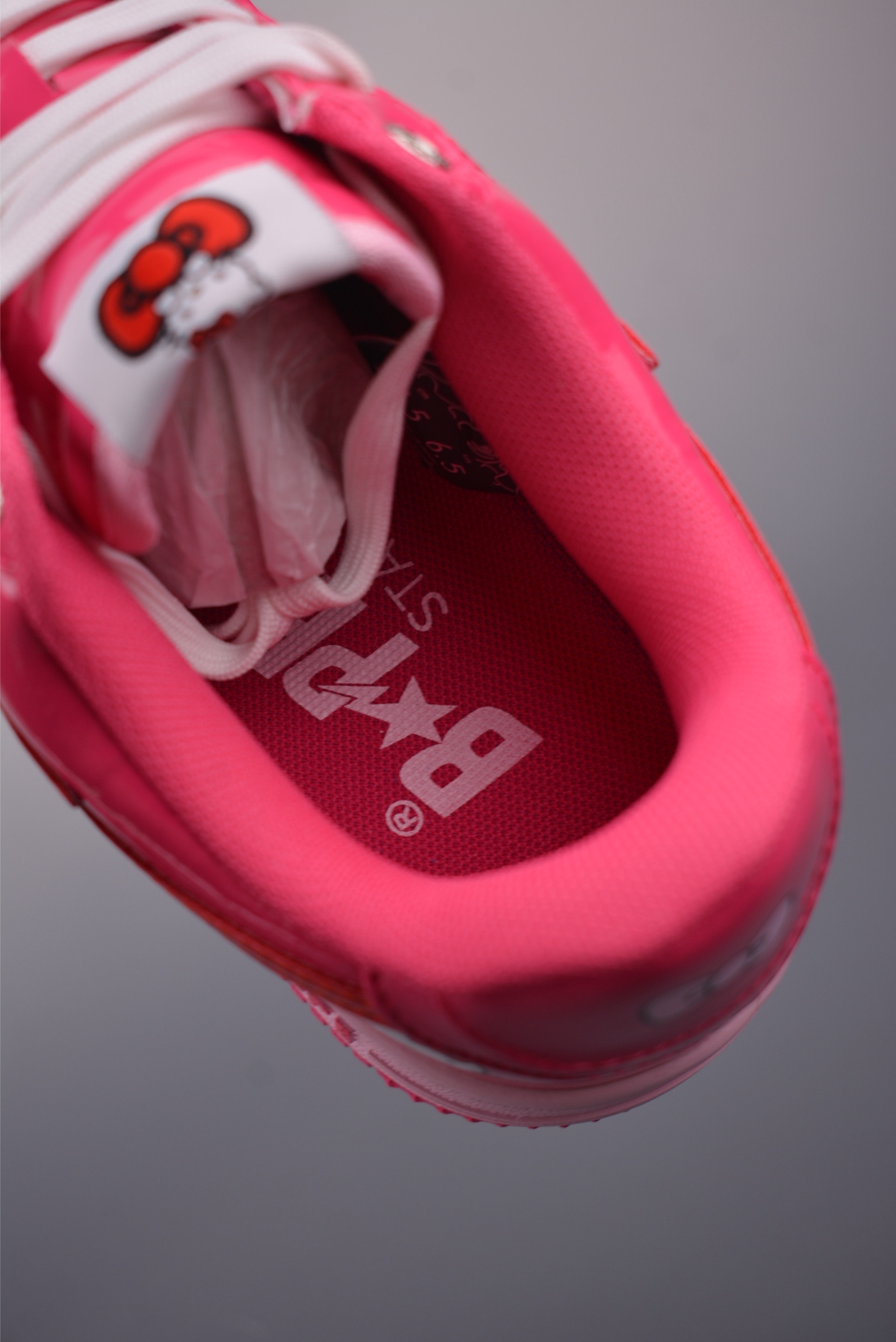 BAPE Bapesta Low 'Hello Kitty' Pink Classic Low-Top Sneakers 10 i1757117174180 5479 0 8