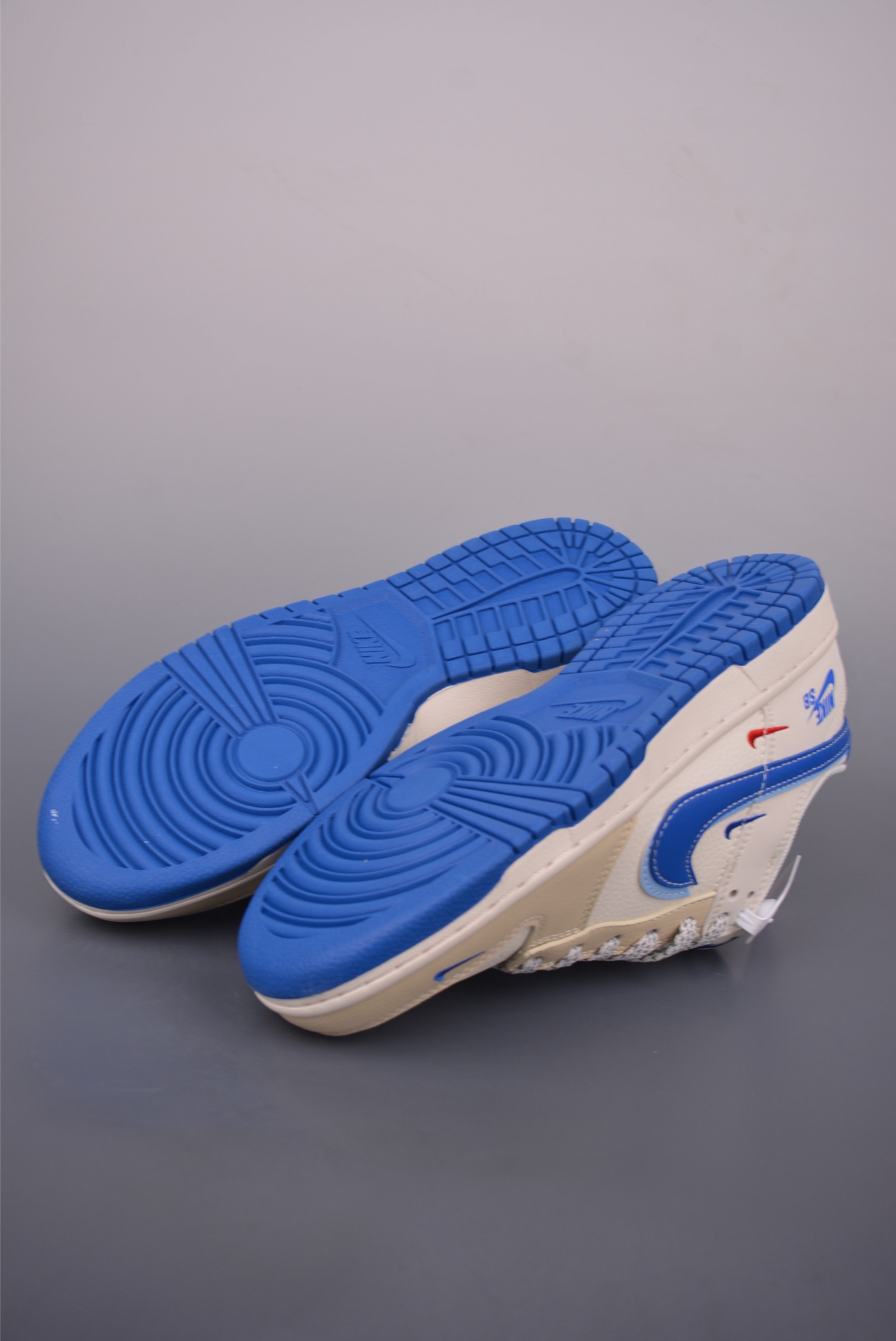 Nike SB Dunk Low Cream Blue: Premium Comfort, Superior Style, and Durable Design 4 i1757117690685 9912 0 2