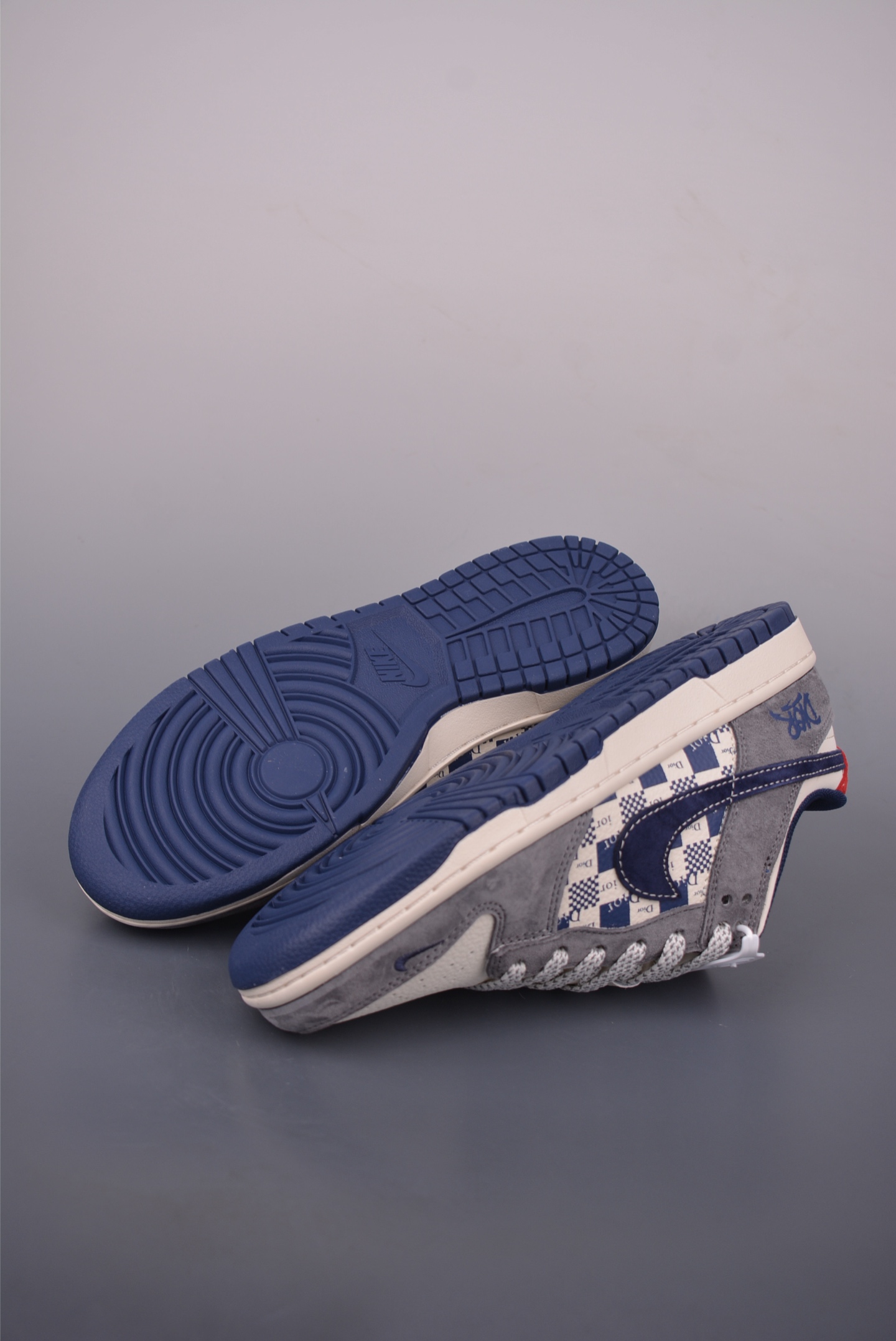 Nike SB Dunk Low Dior Collaboration Sneakers - Premium Quality & Style 3 i1757117810129 7386 0 2