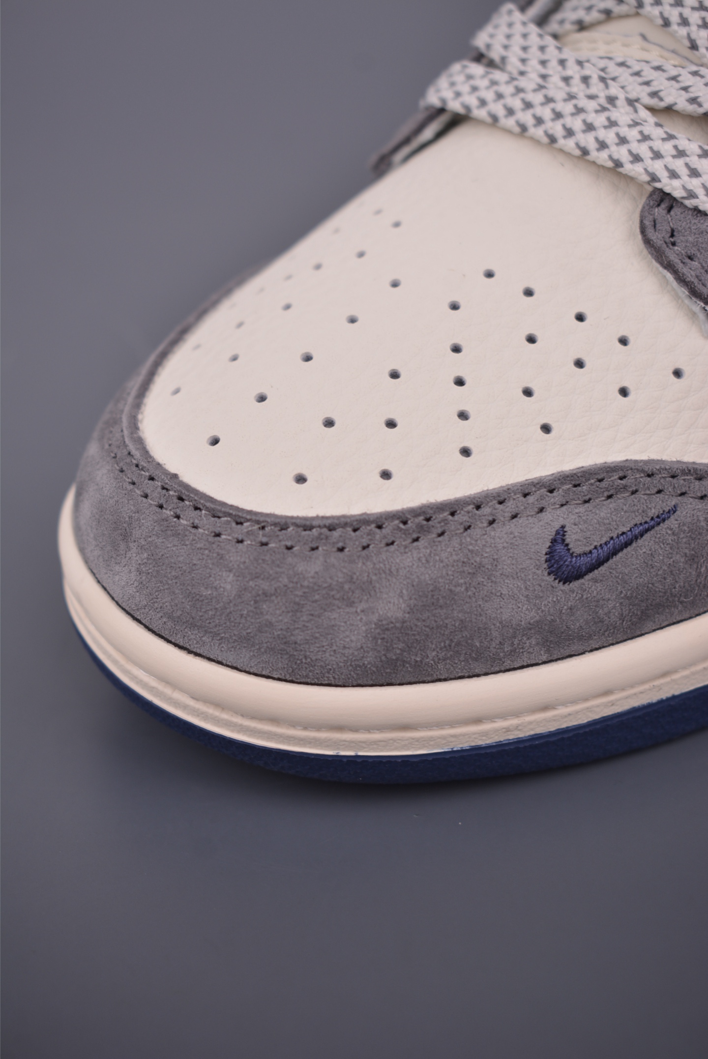 Nike SB Dunk Low Dior Collaboration Sneakers - Premium Quality & Style 6 i1757117810164 9776 0 5