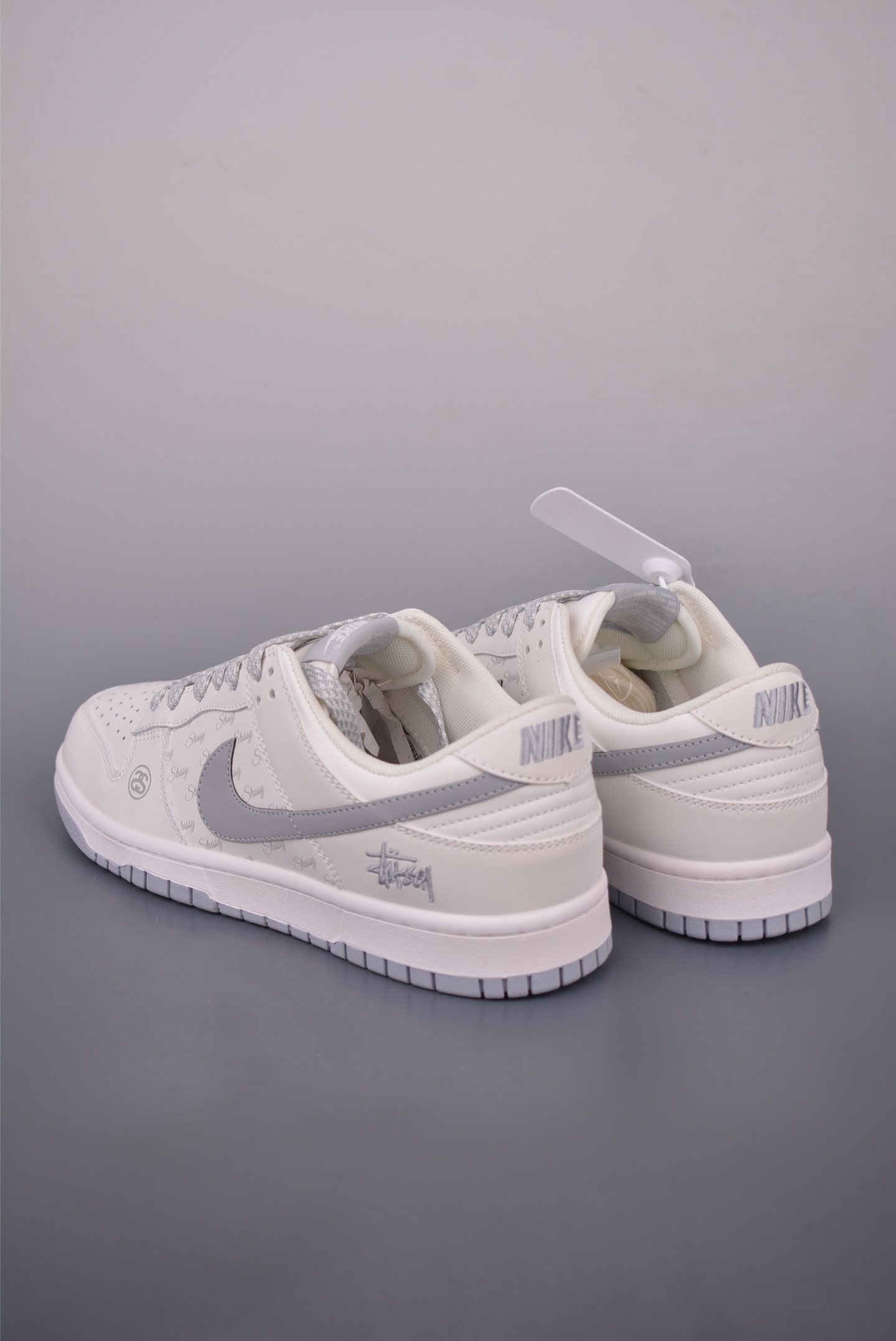 Nike SB Dunk Low Stussy Premium Leather Sneakers, Limited Edition 2 i1757117898727 2022 0 1