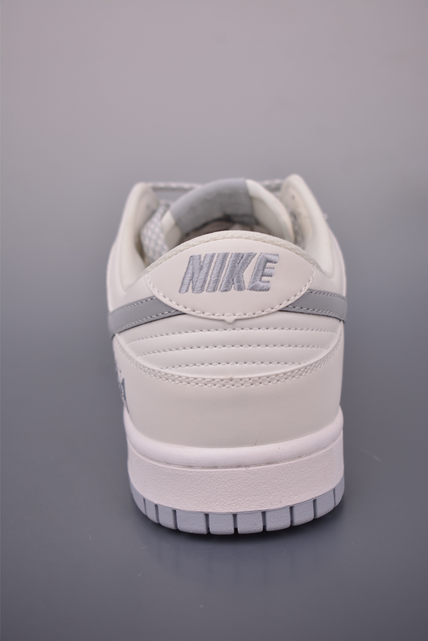 Nike SB Dunk Low Stussy Premium Leather Sneakers, Limited Edition 4 i1757117898738 556 0 3