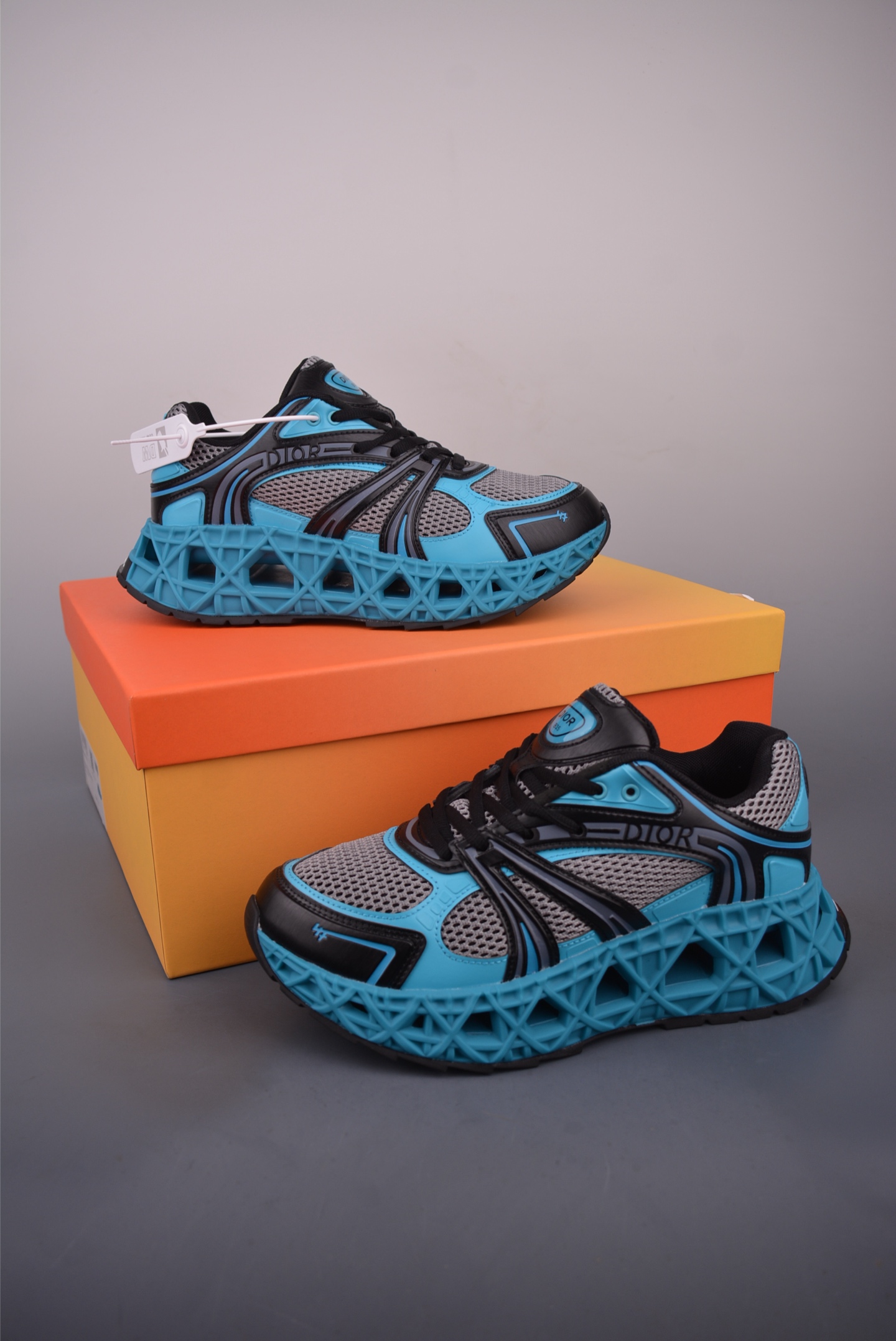 Dior B35 NXT Sneakers - Tech-Forward Design, Retro Aesthetic, Ultimate Comfort 5 i1757118210355 904 0 4