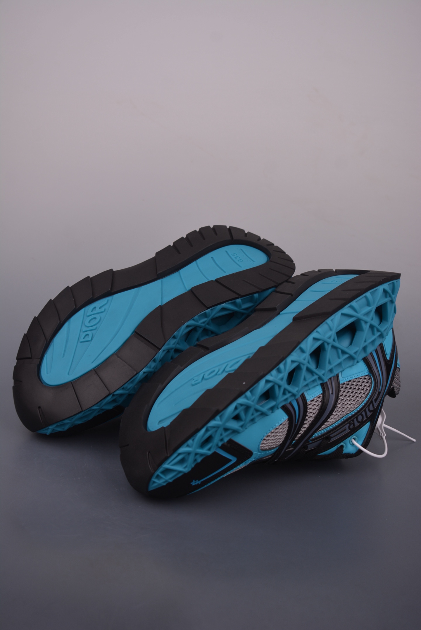Dior B35 NXT Sneakers - Tech-Forward Design, Retro Aesthetic, Ultimate Comfort 3 i1757118210381 1761 0 2