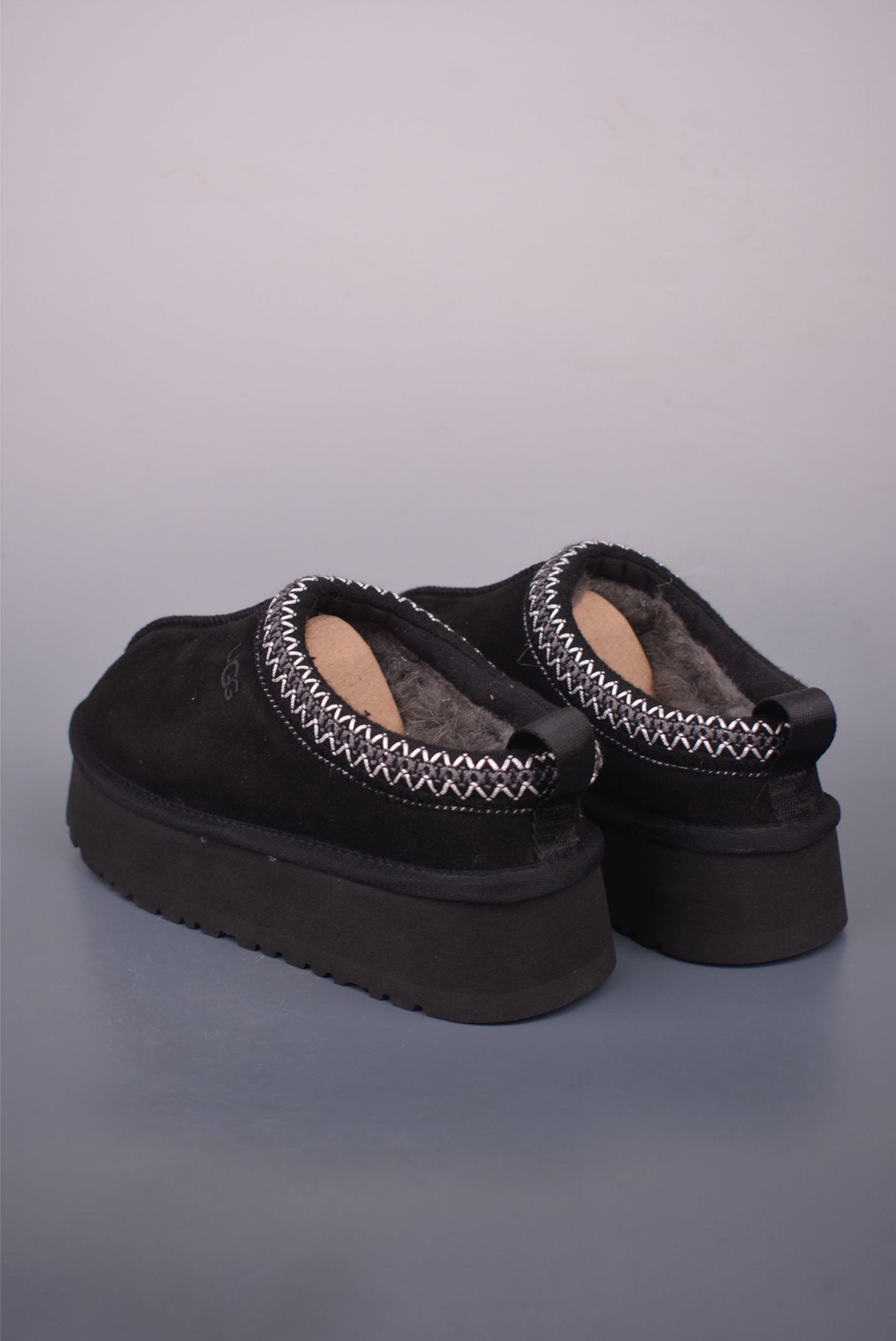 UGG Women's Tasman Platform Slipper: Warm, Cozy, and Stylish Mule 3 i1757199200614 9 0 1