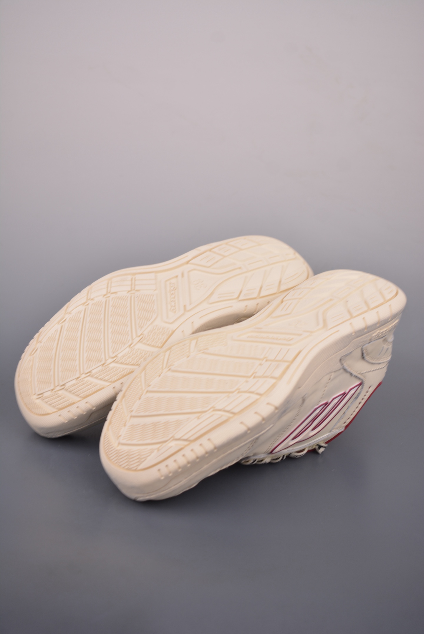 Balenciaga 16th Generation Sneakers with Original Details and Comfort 4 i1757199483996 9307 0 2