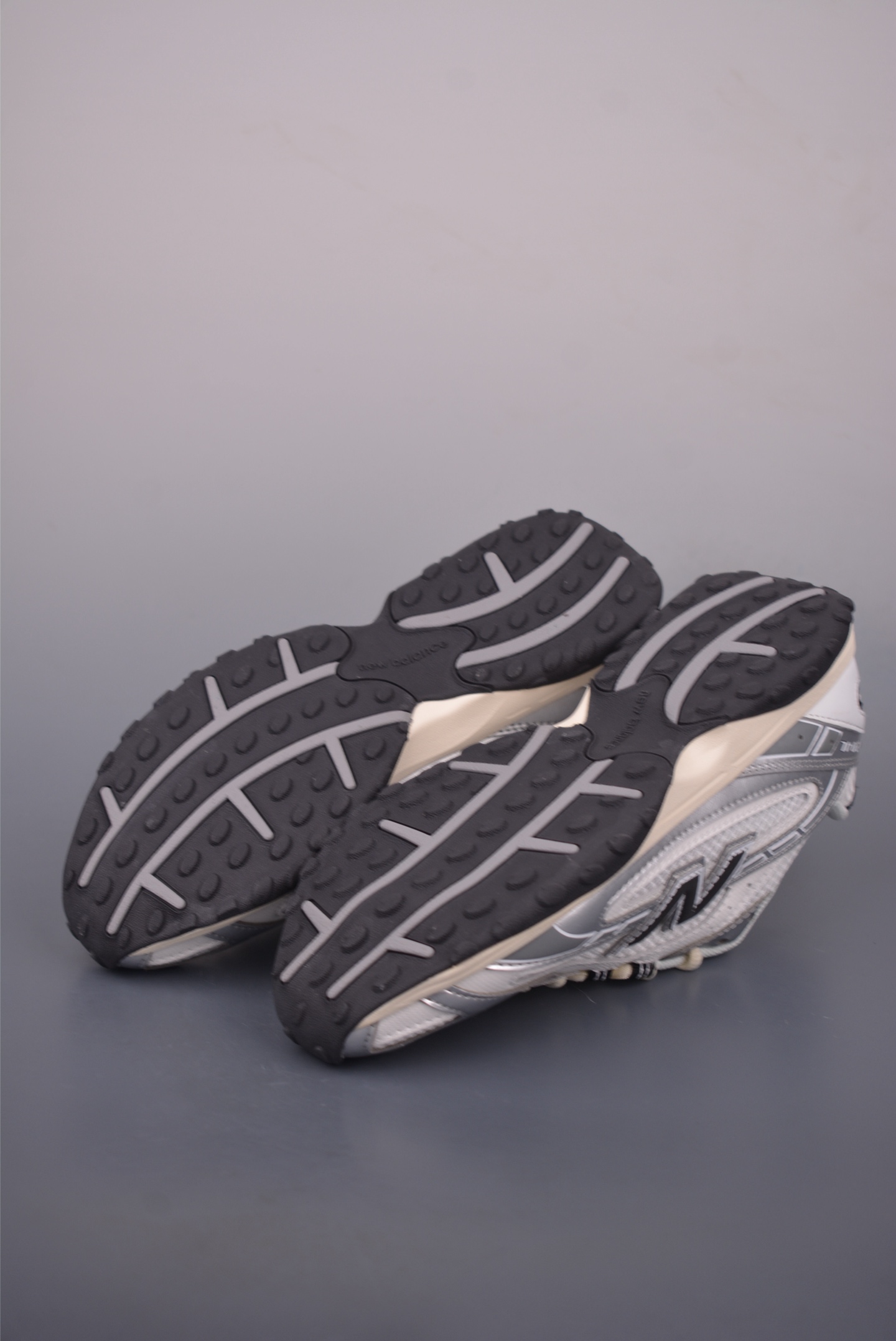 New Balance 204 Retro Casual Running Shoes - Versatile & Stylish Sneakers 4 i1757201205157 9223 0 2