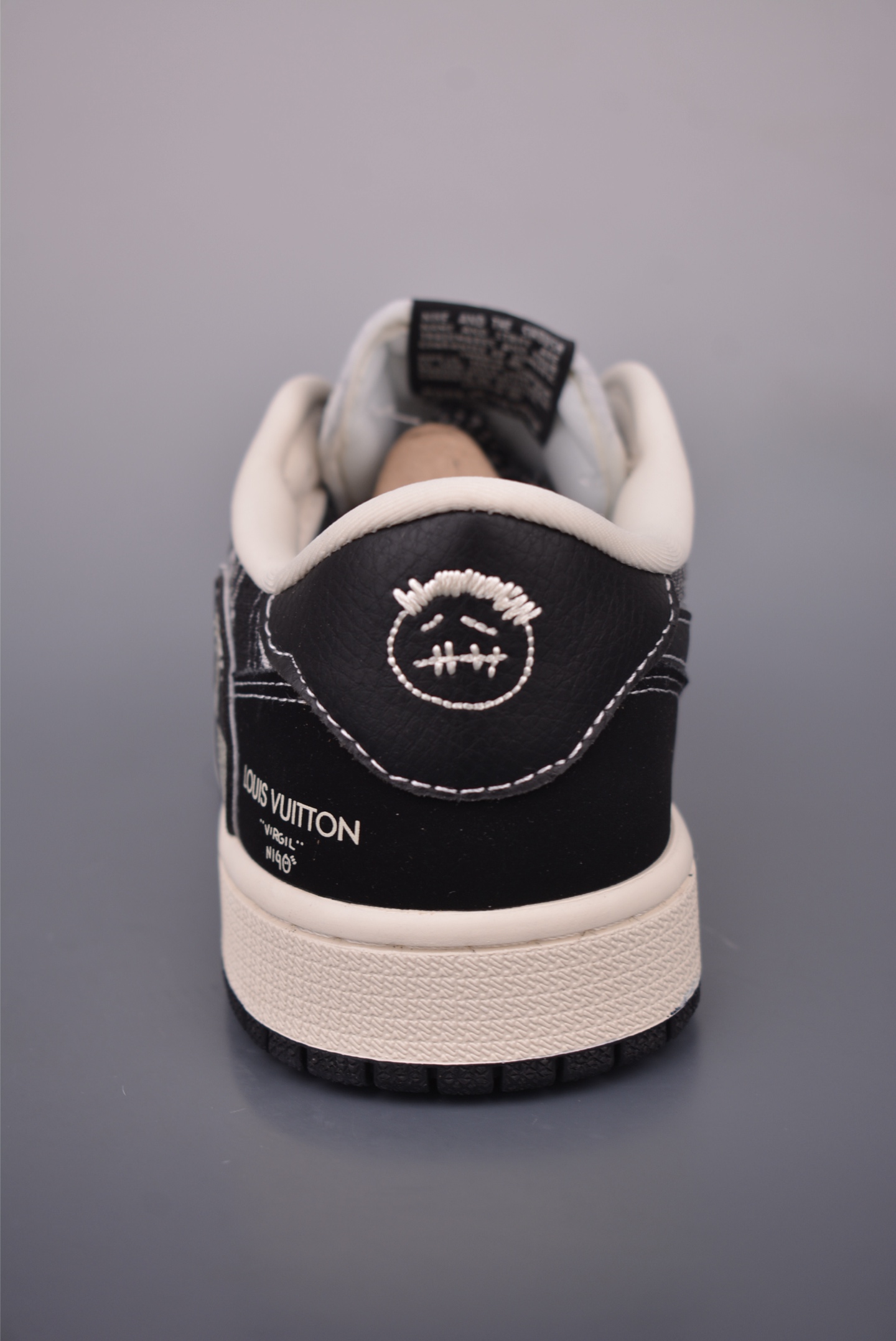 260 Fragment x Travis Scott x LV Air Jordan 1 Low 三方联名倒钩 XS202-063-Chinese UA Cheap High Quatity Brand Clothes Bags handbags Sneakers wholesale wholesaler seller from China Factory suppliers Fashion Clothing Shoes best Quality Beautiful Price 260 Fragment x Travis Scott x LV Air Jordan 1 Low 三方联名倒钩 XS202-063