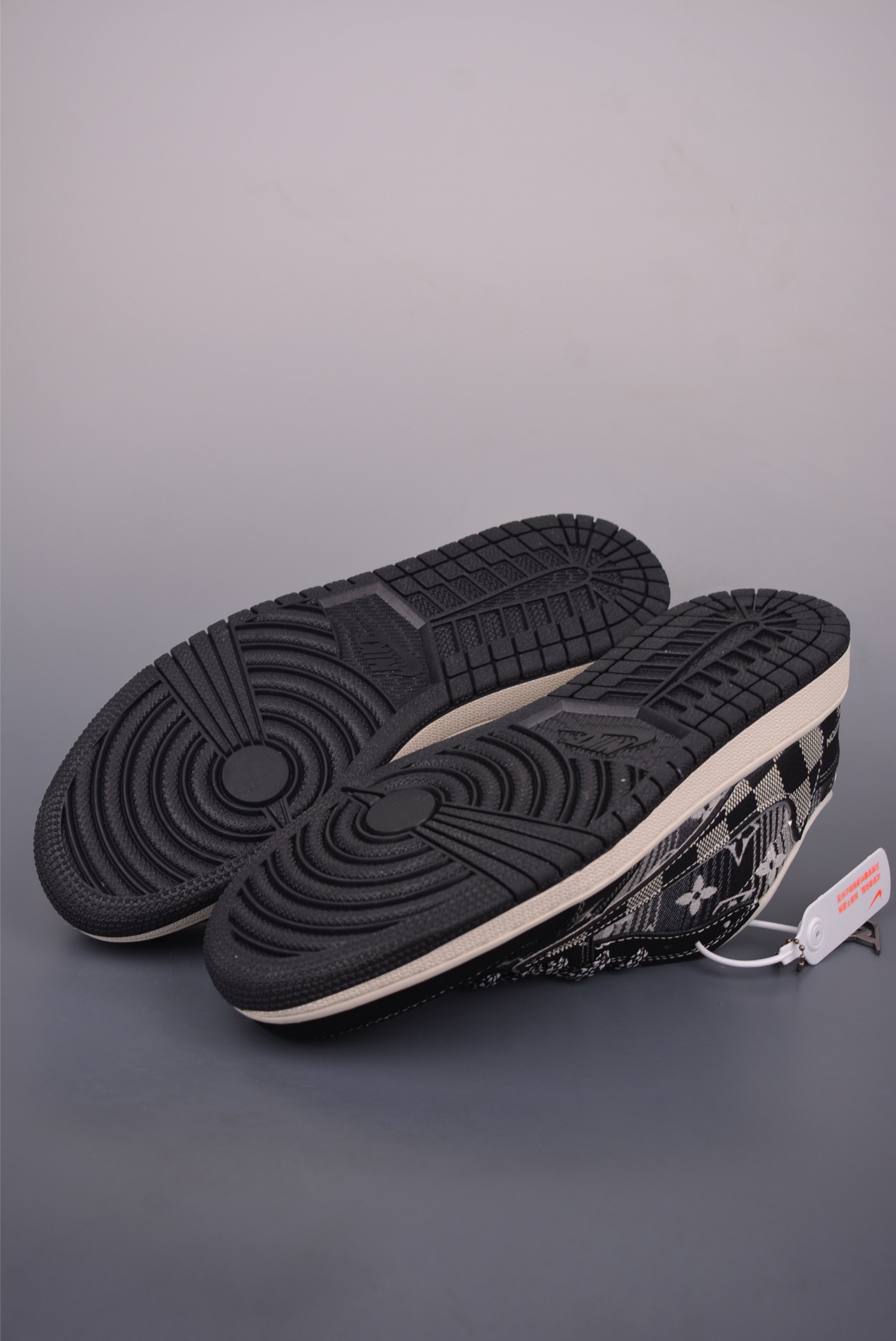 260 Fragment x Travis Scott x LV Air Jordan 1 Low 三方联名倒钩 XS202-063-Chinese UA Cheap High Quatity Brand Clothes Bags handbags Sneakers wholesale wholesaler seller from China Factory suppliers Fashion Clothing Shoes best Quality Beautiful Price 260 Fragment x Travis Scott x LV Air Jordan 1 Low 三方联名倒钩 XS202-063