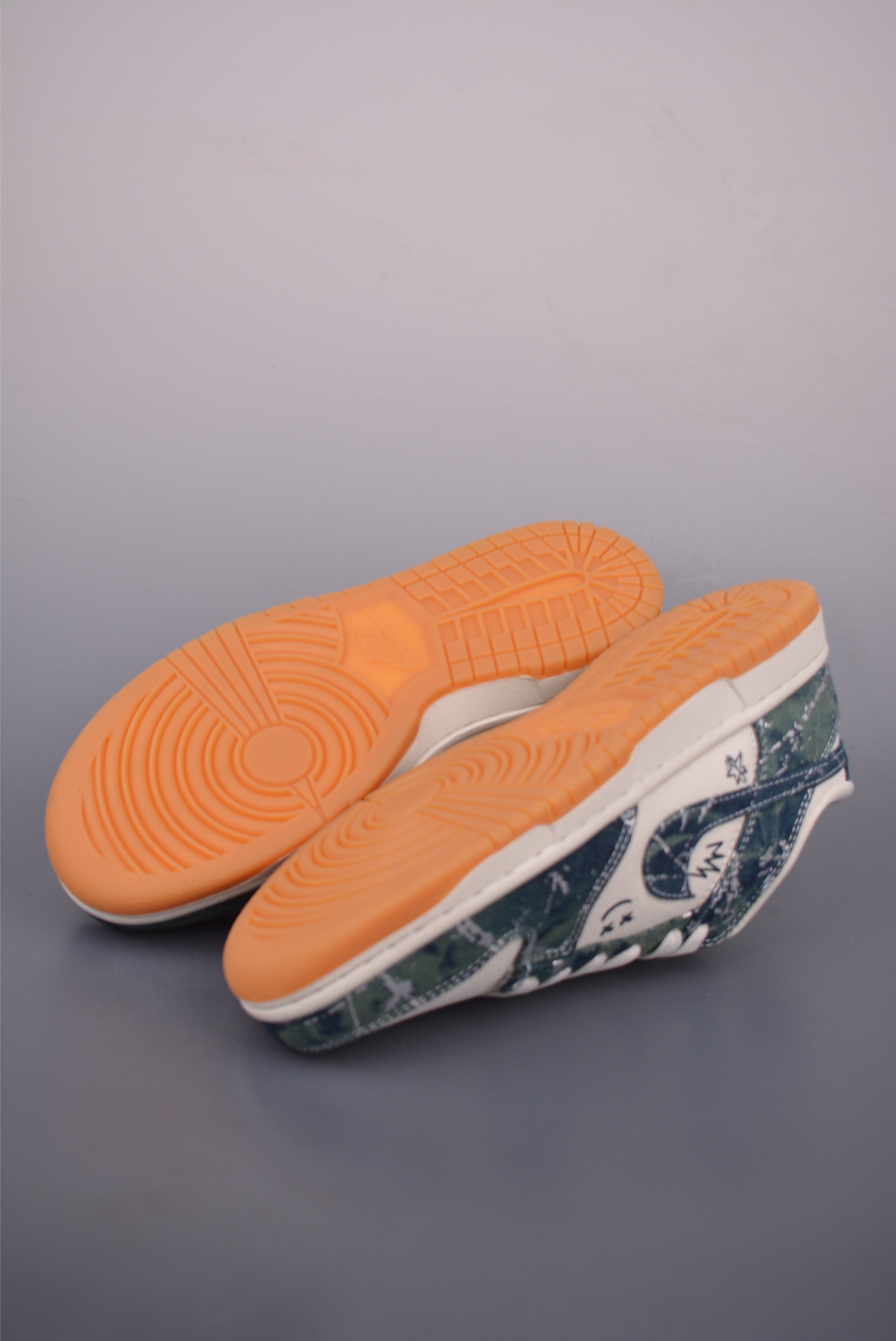 Nike SB Dunk Low 'Green Woven' Premium Sneakers - Original Materials 4 i1757201435361 6039 0 2