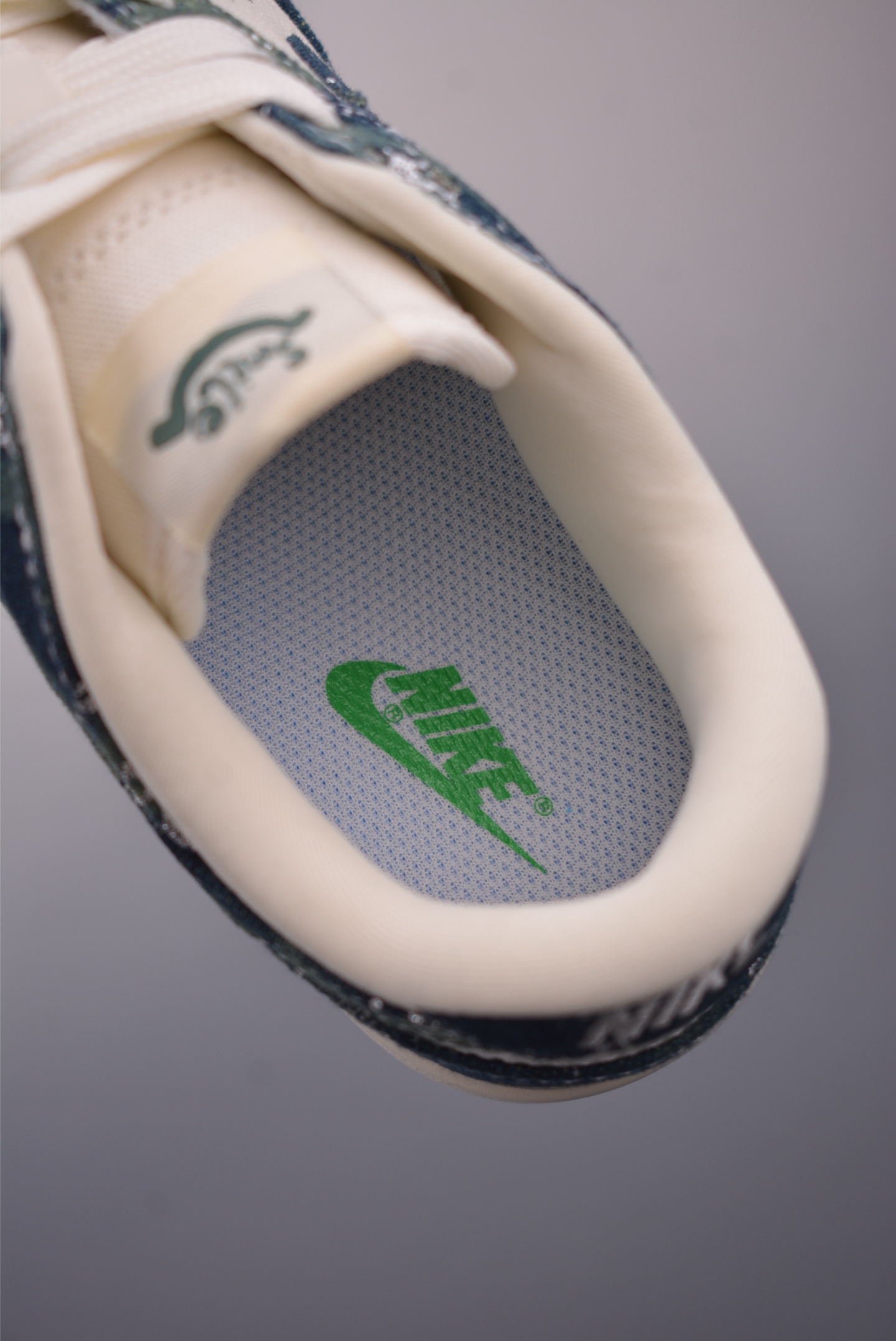 Nike SB Dunk Low 'Green Woven' Premium Sneakers - Original Materials 10 i1757201437766 9002 0 8