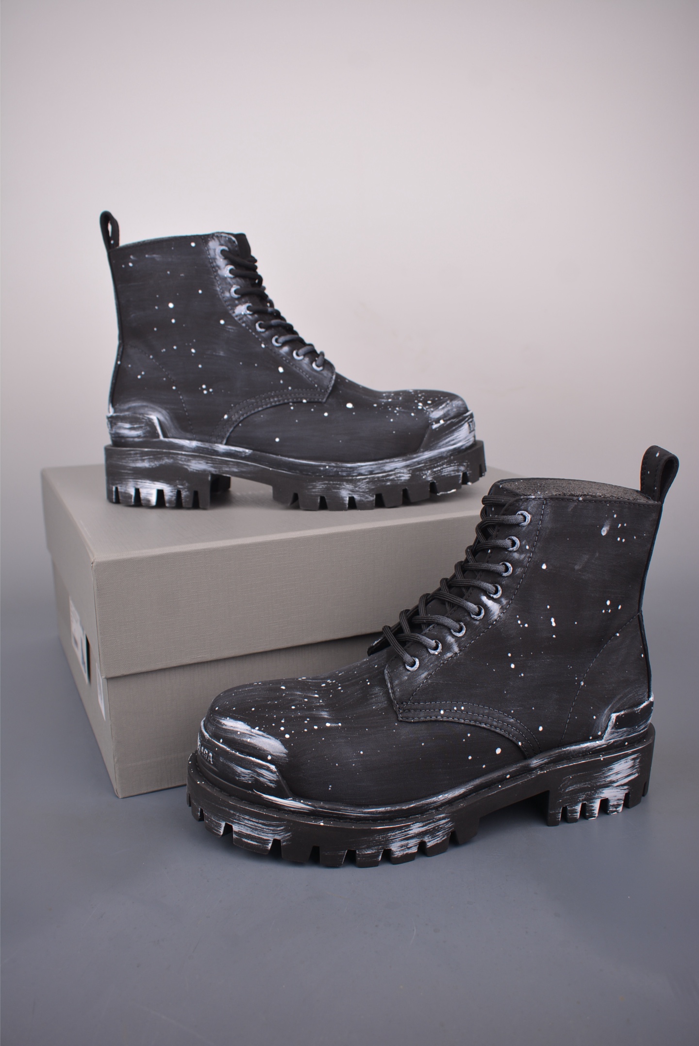 Balenciaga Distressed-Effect Lace-Up Ankle Boots,Black,Men Size 39-45,Street Style 6 i1757276864581 6877 0 4