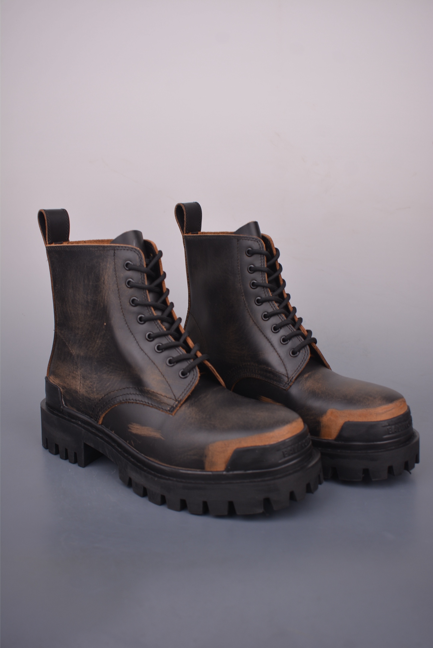 Balenciaga Distressed Leather Ankle Boots Lace-up Casual Platform Shoes 2 i1757276913157 5576 0 0