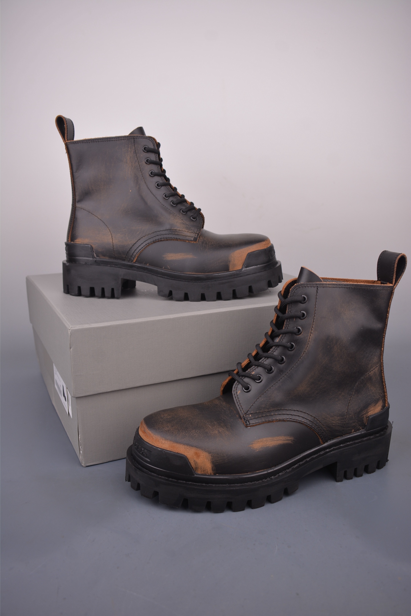 Balenciaga Distressed Leather Ankle Boots Lace-up Casual Platform Shoes 6 i1757276916644 3169 0 4