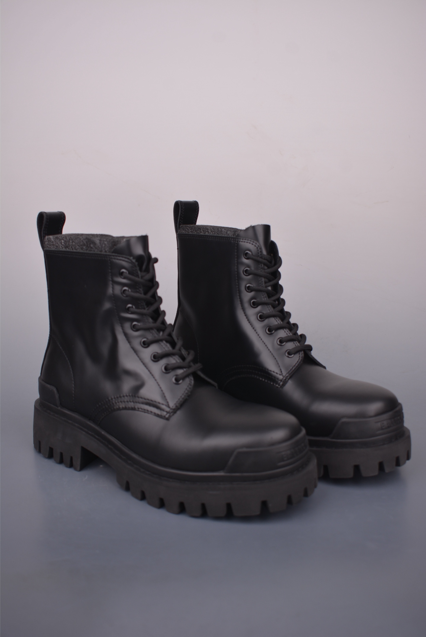 Balenciaga Leather Ankle Boots, Lace-up, Chunky Sole,Men's, Black 2 i1757276960984 7047 0 0