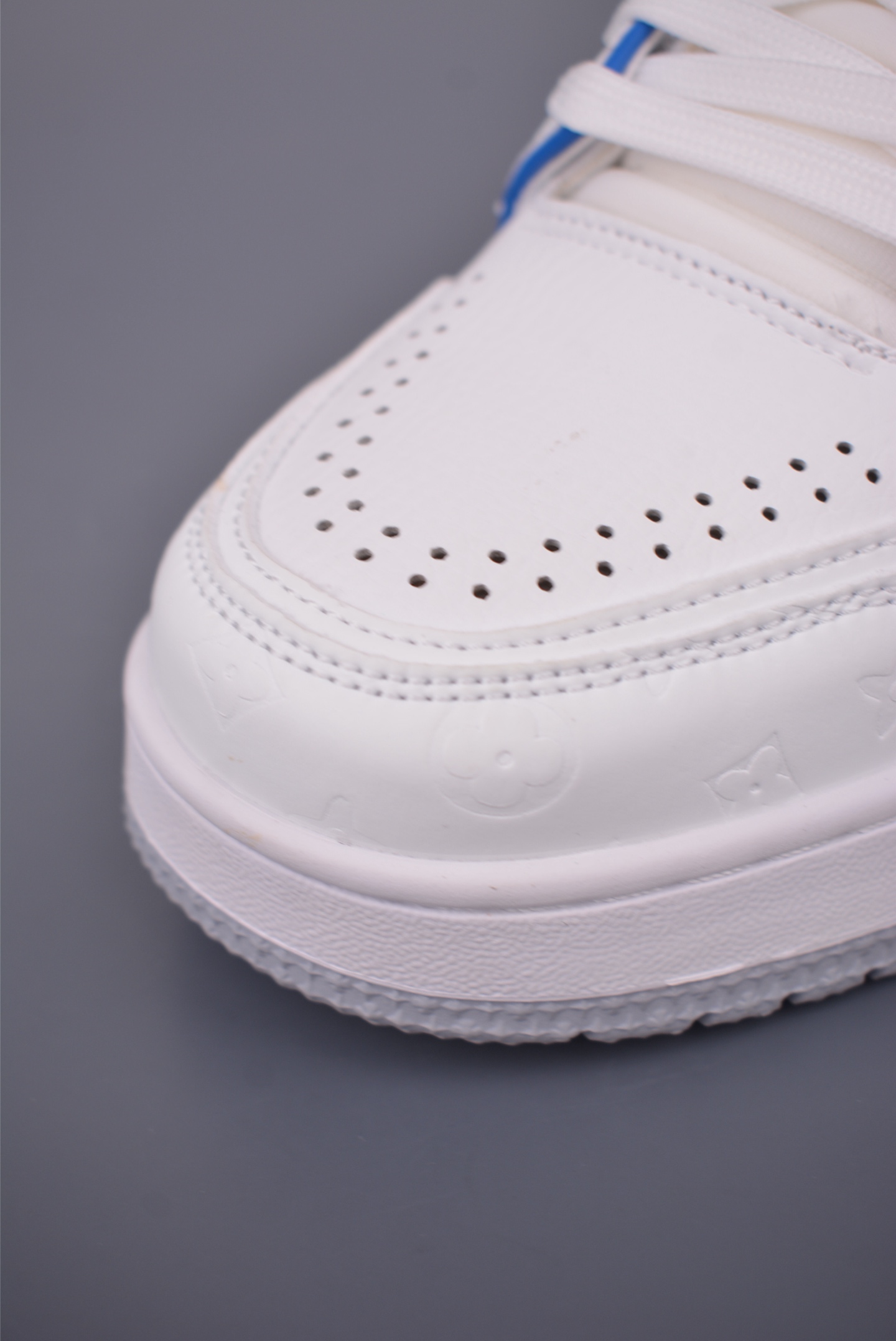 Louis Vuitton Trainer Sneakers, Limited Edition, Italian Leather, Women's Size 6 i1757281909749 113 0 5