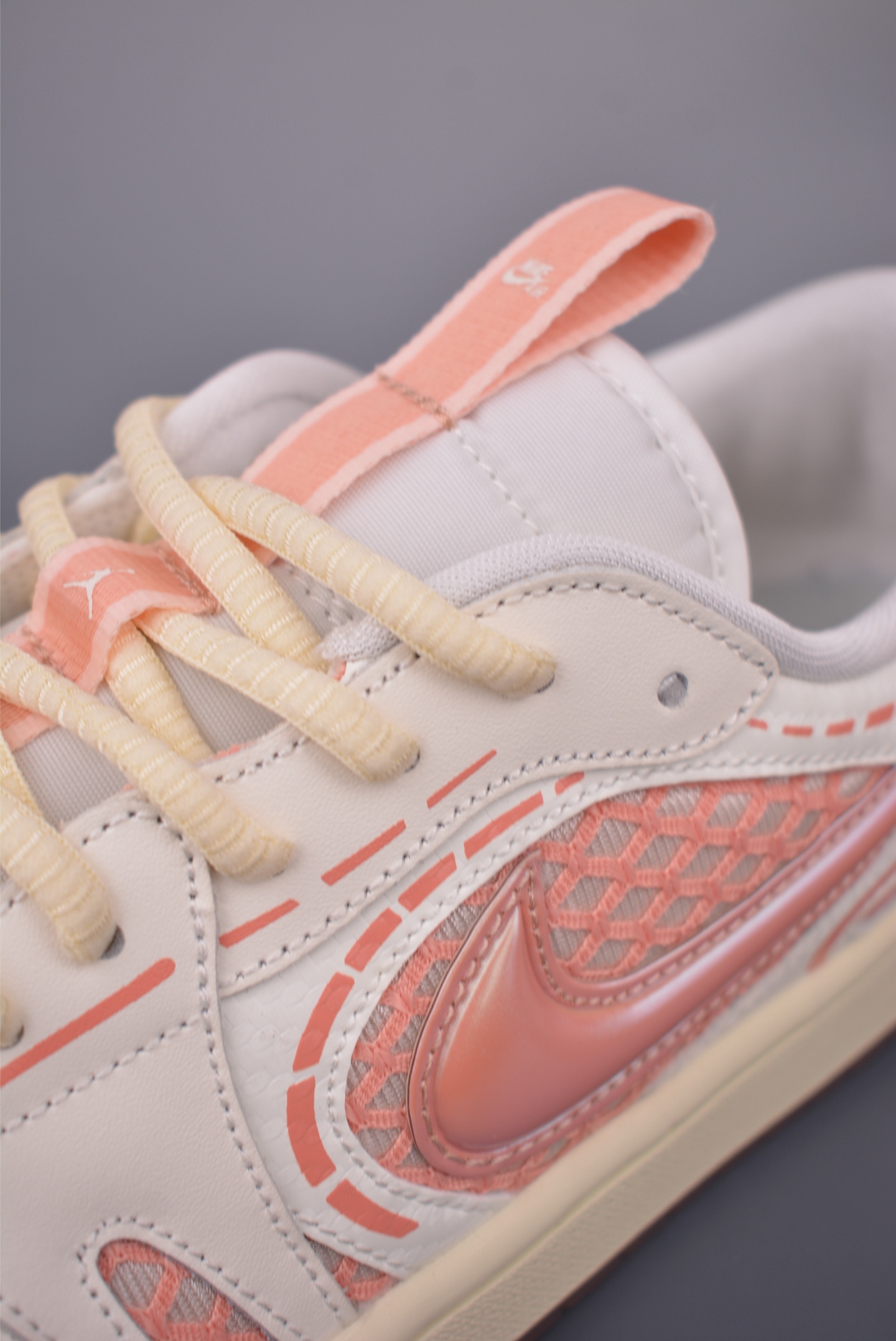 Air Jordan 1 Low White/Pink Casual Sneakers, Air Jordan 1 Low-HQ2186 7 i1757282179956 1296 0 6