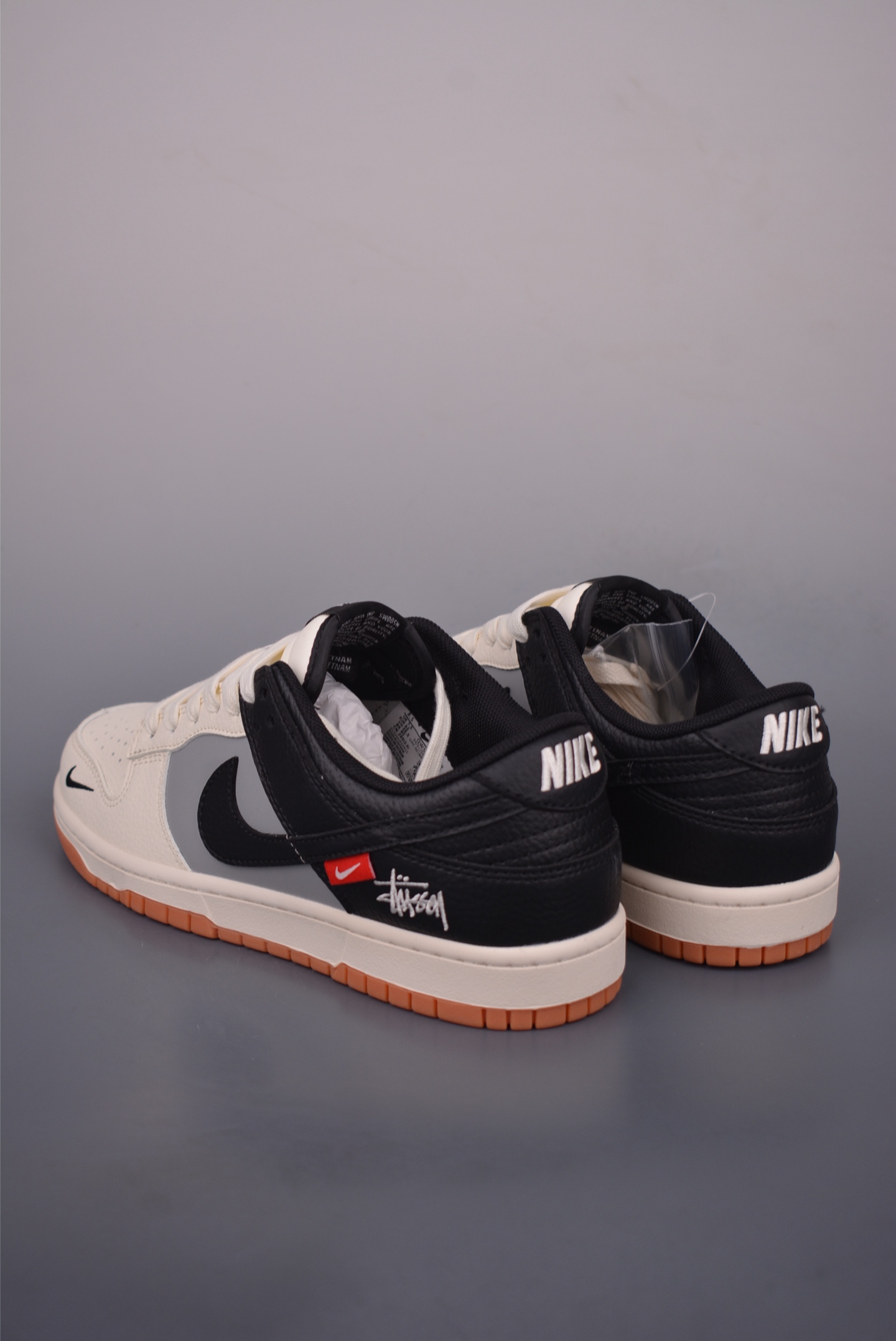 Nike SB Dunk Low Stussy Collab Premium Leather Sneakers - Limited Edition 2 i1757282655814 6254 0 1